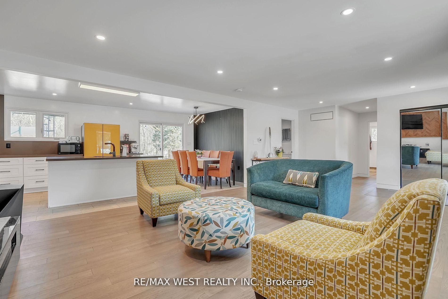 6098 Vasey Road Property Photo 3