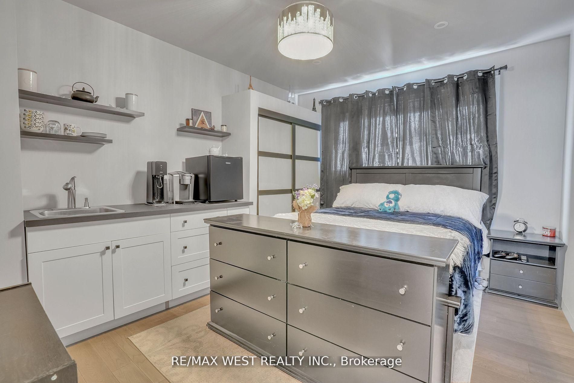 6098 Vasey Road Property Photo 8