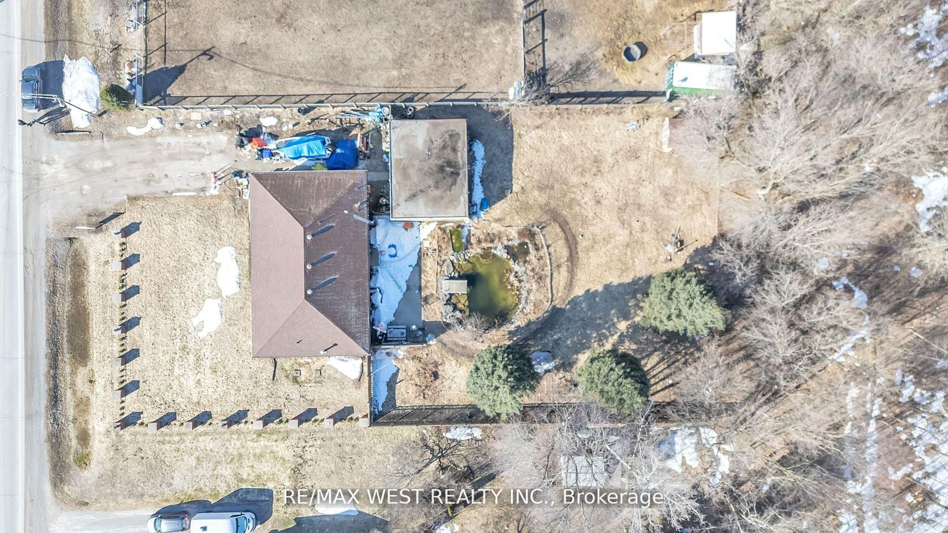 6098 Vasey Road Property Photo 10