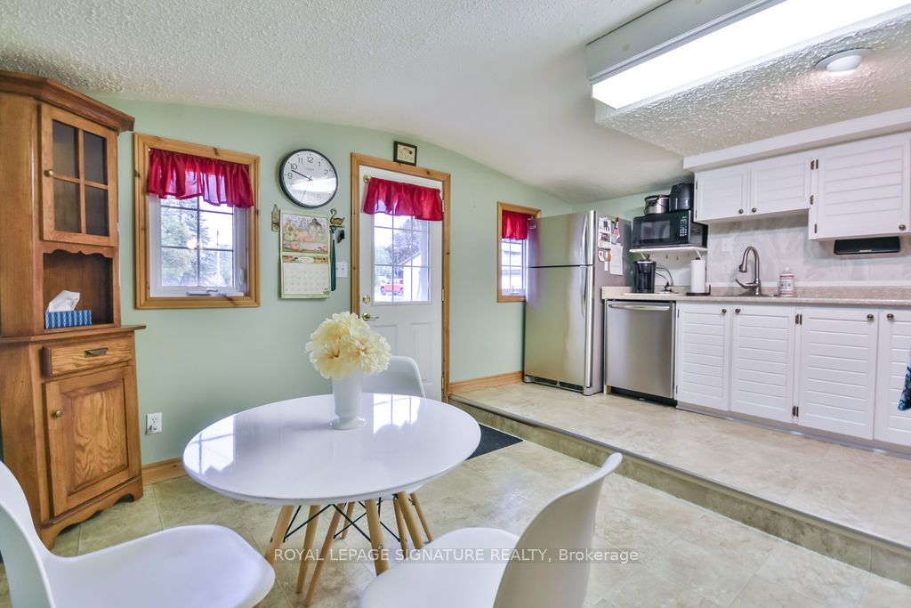 4306 Wainman Line Property Photo 4