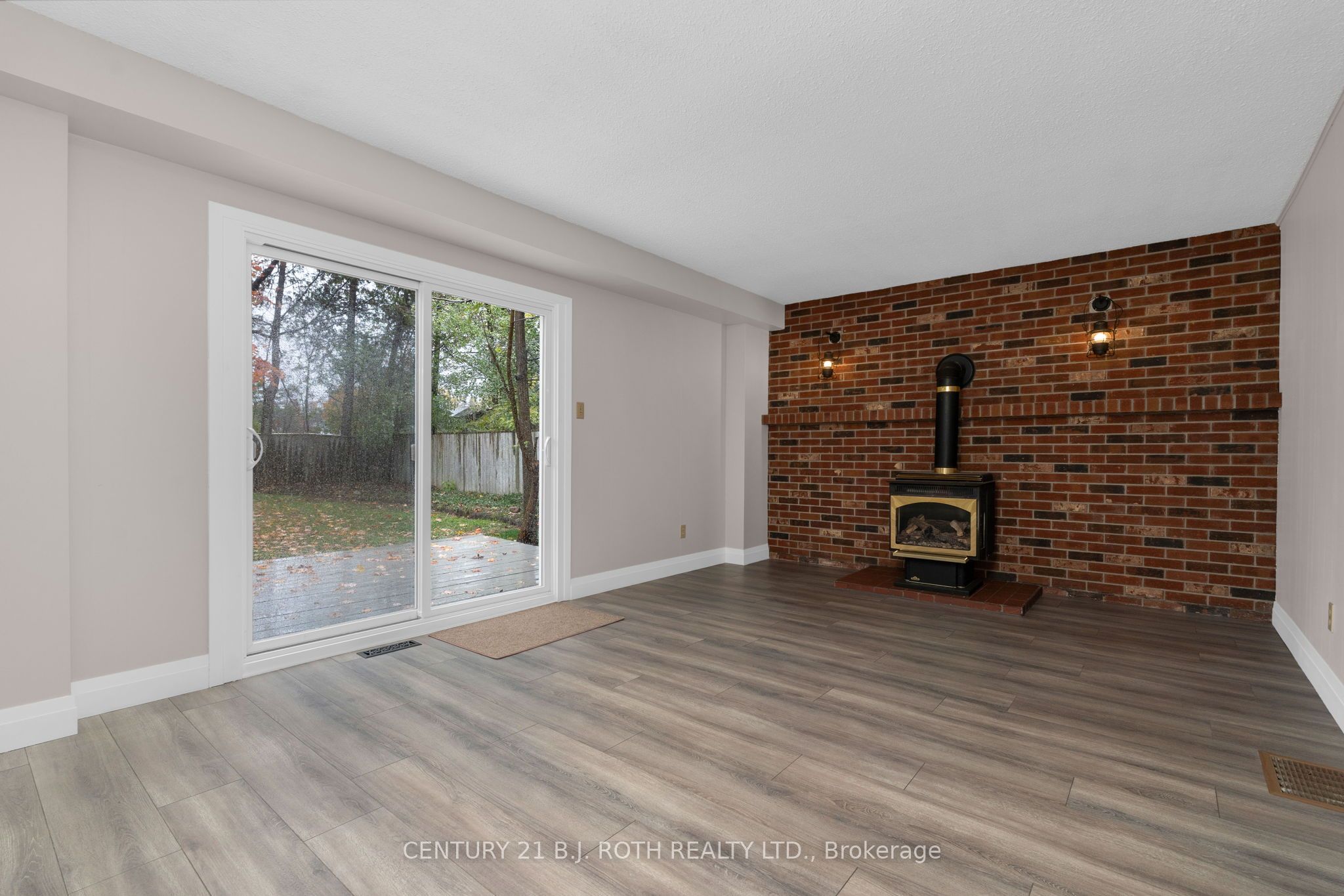 4 White Pine Pl Property Photo 6