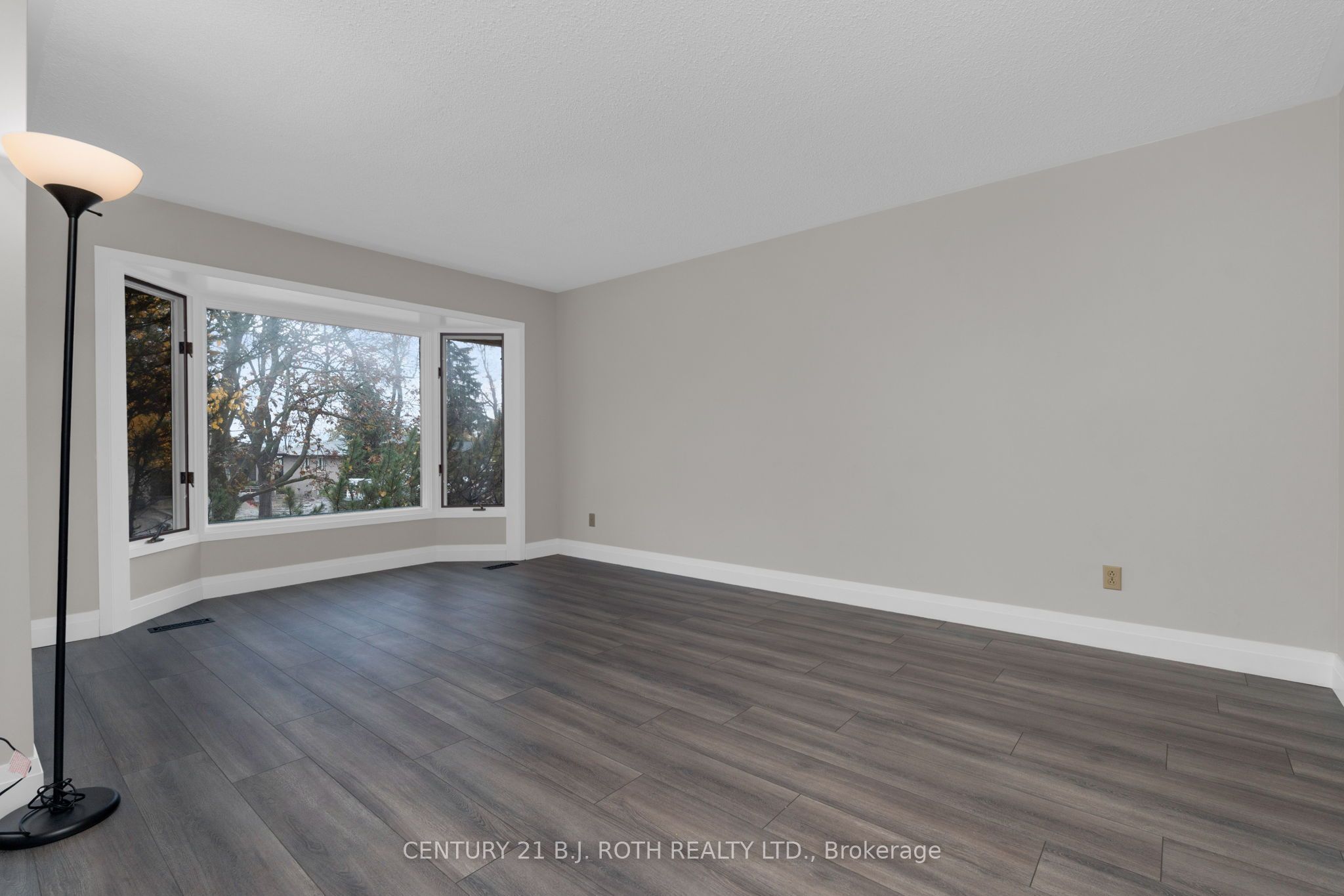 4 White Pine Pl Property Photo 16