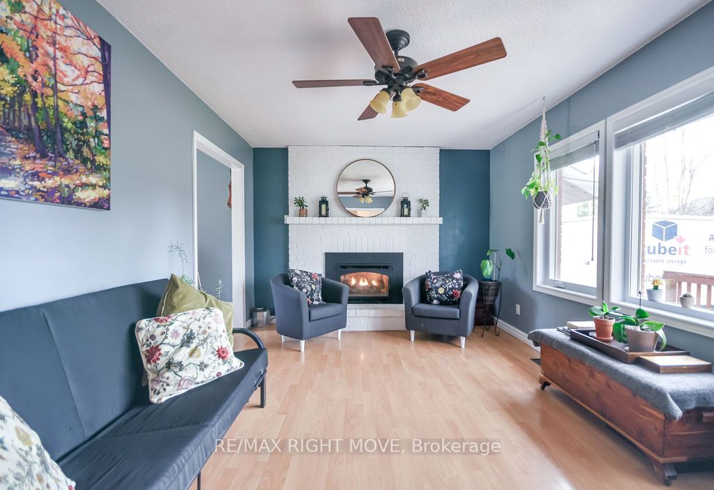 3811 Leo Crescent Property Photo 4