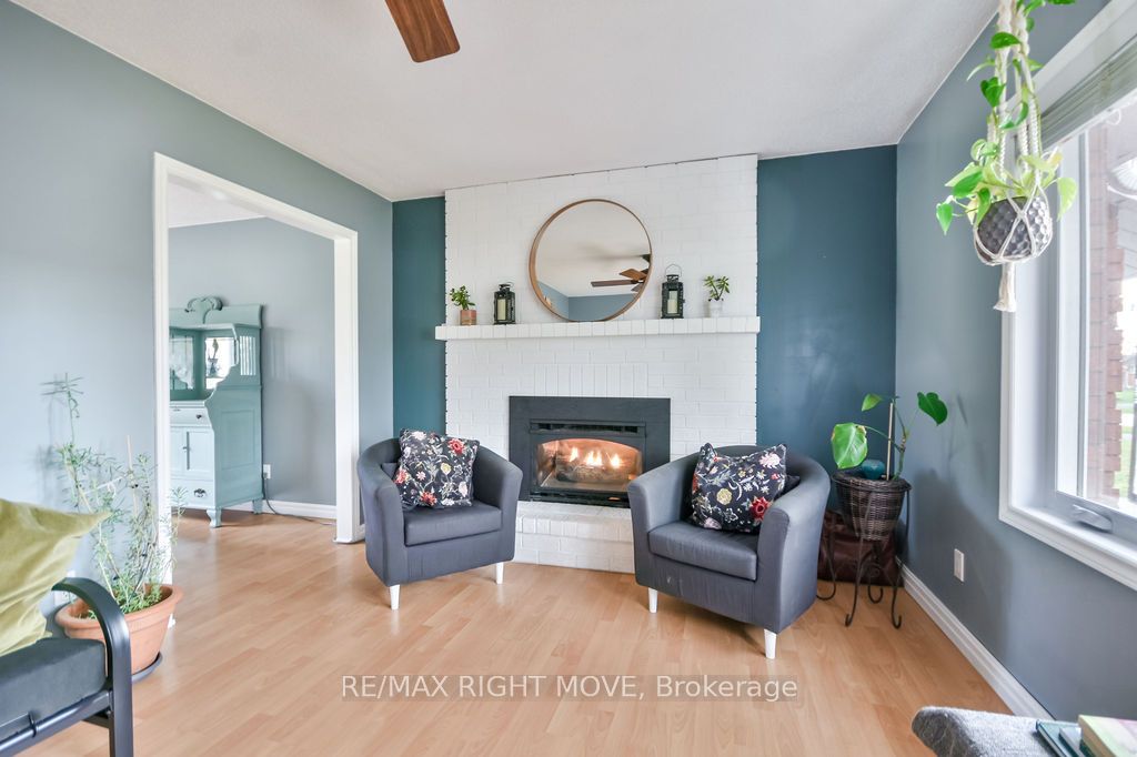 3811 Leo Crescent Property Photo 5