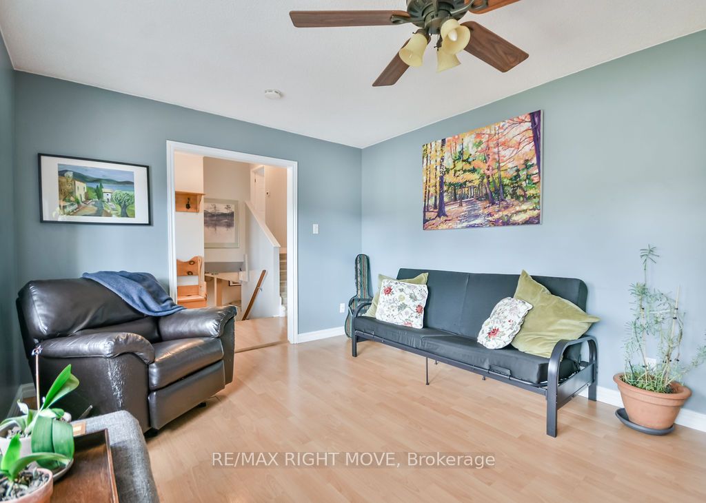 3811 Leo Crescent Property Photo 6