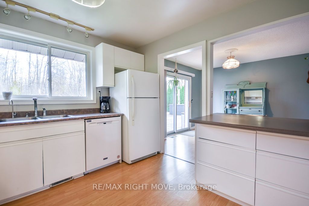 3811 Leo Crescent Property Photo 15