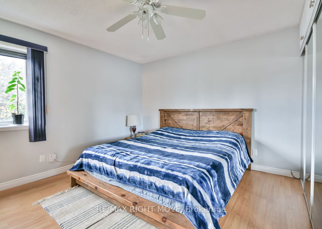 3811 Leo Crescent Property Photo 20