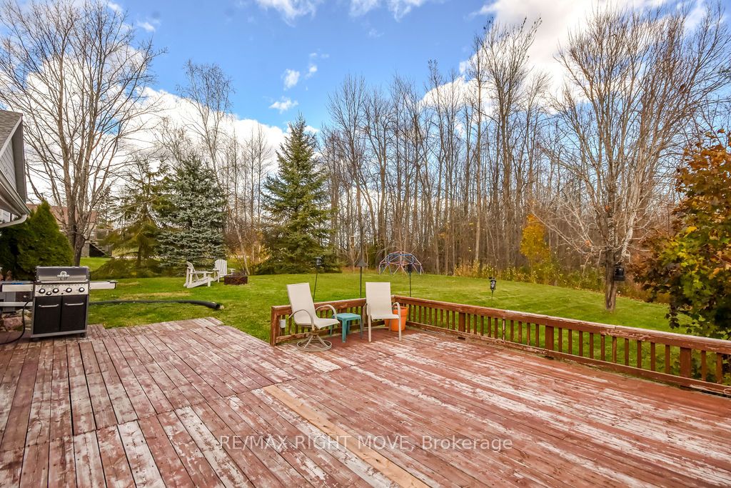 3811 Leo Crescent Property Photo 34