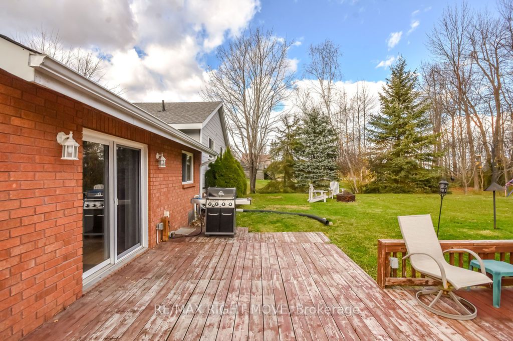 3811 Leo Crescent Property Photo 35