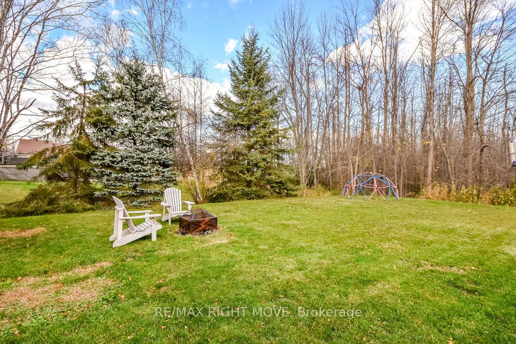 3811 Leo Crescent Property Photo 36