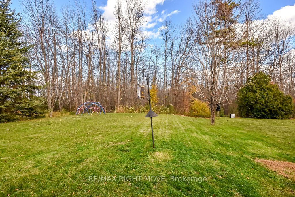 3811 Leo Crescent Property Photo 37