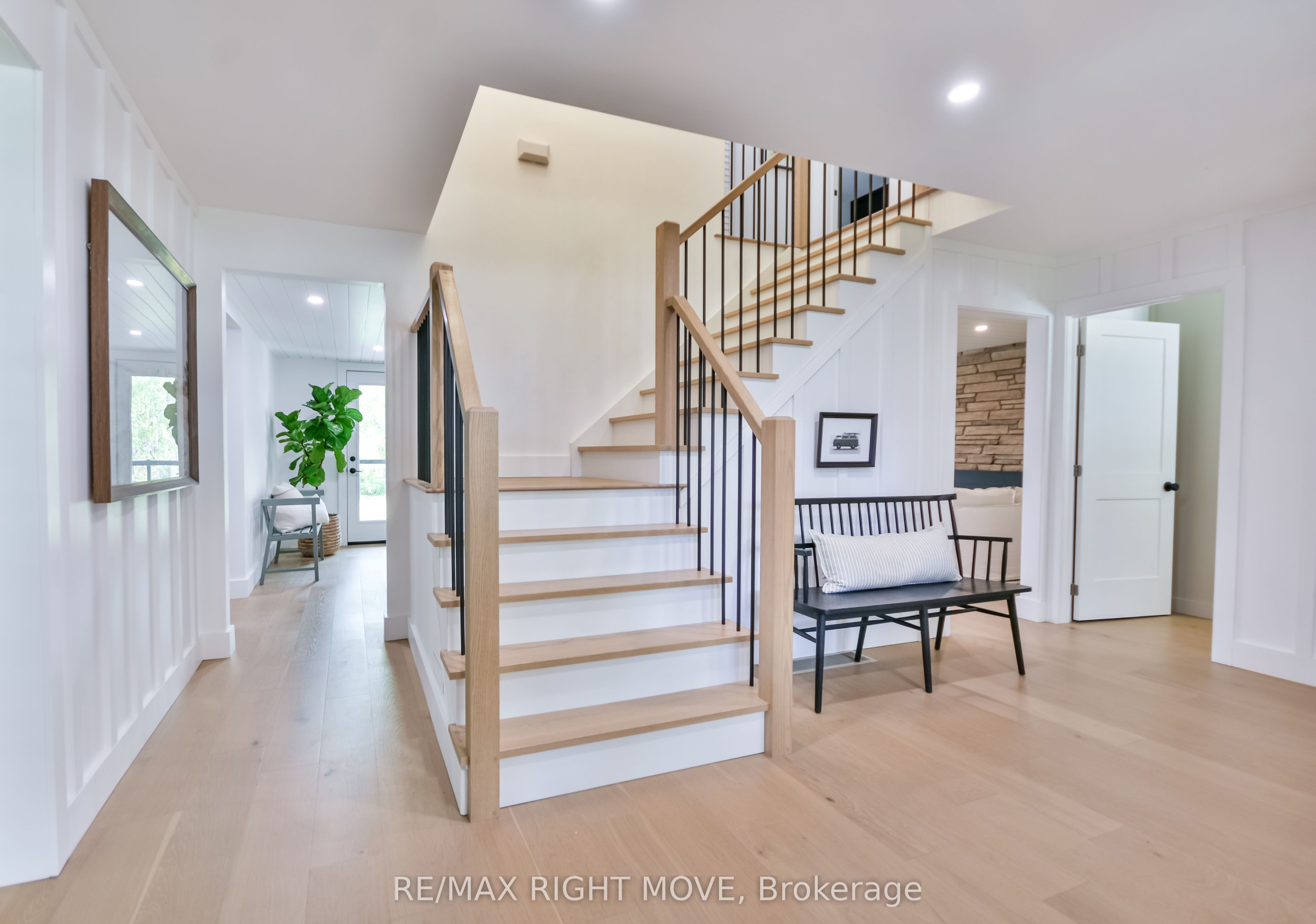 407 Bay Street Property Photo 6