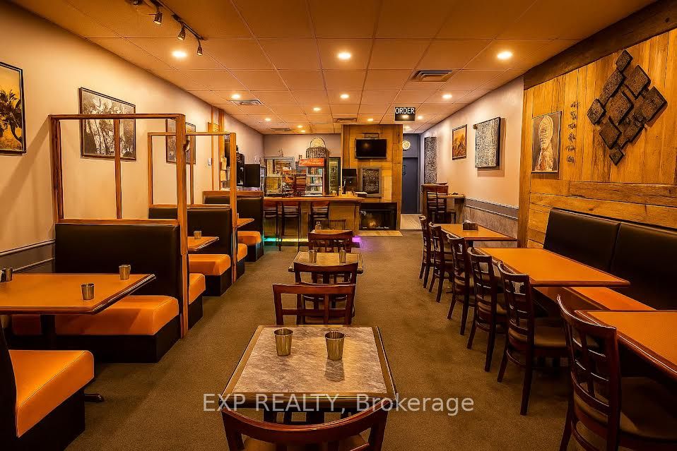 627 River Road W 6