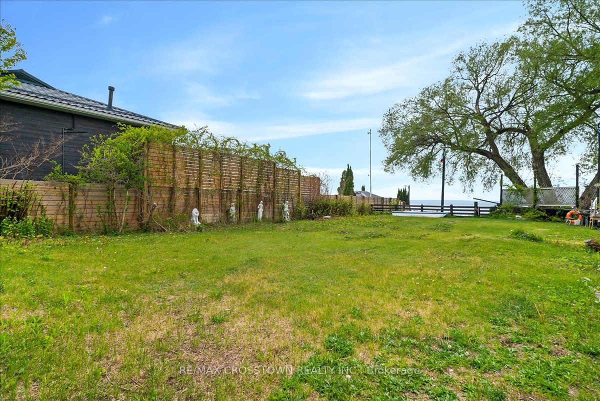 369 Balm Beach Road W Property Photo 23