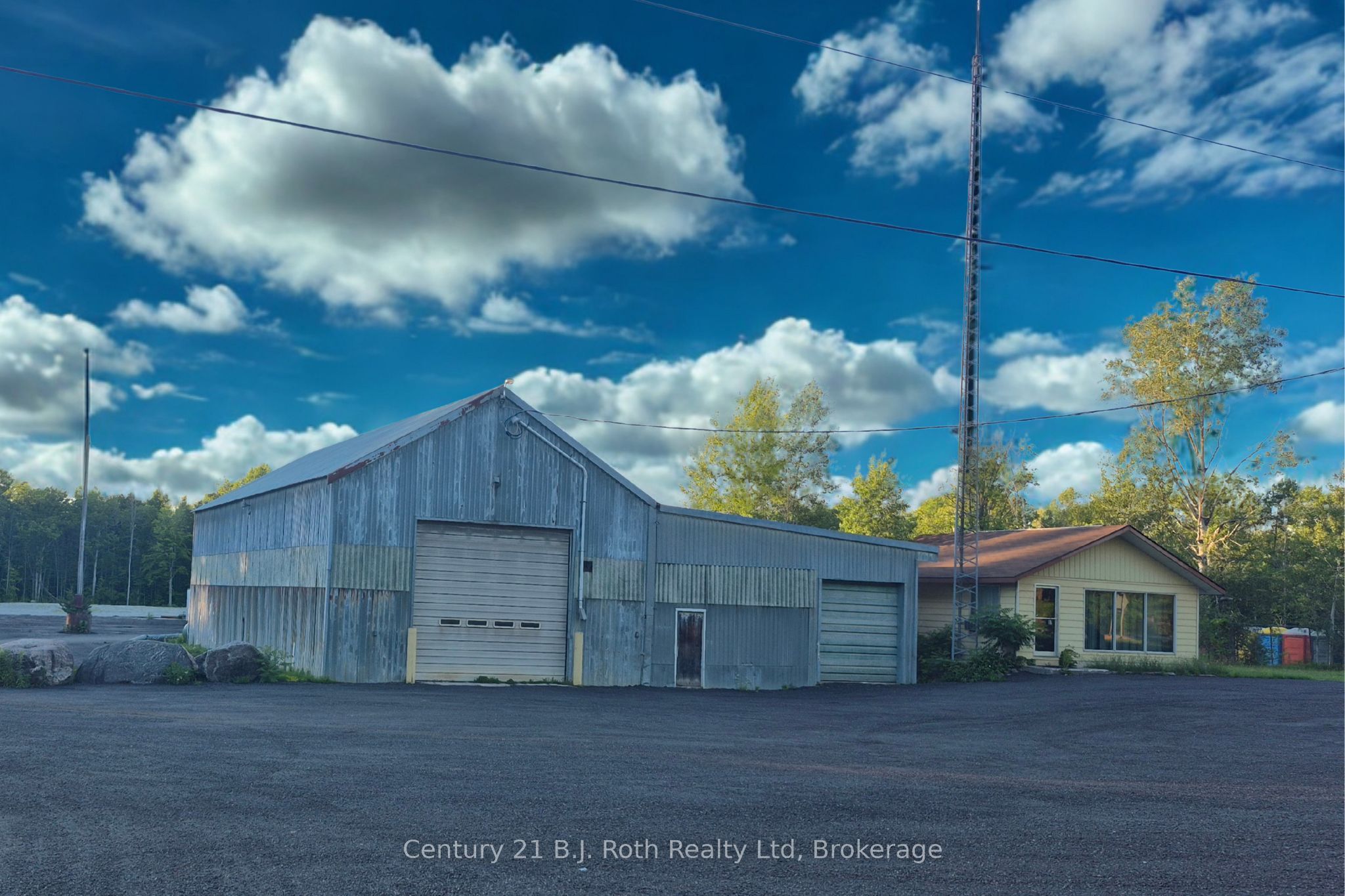 2565 Quarry Road Property Photo 2