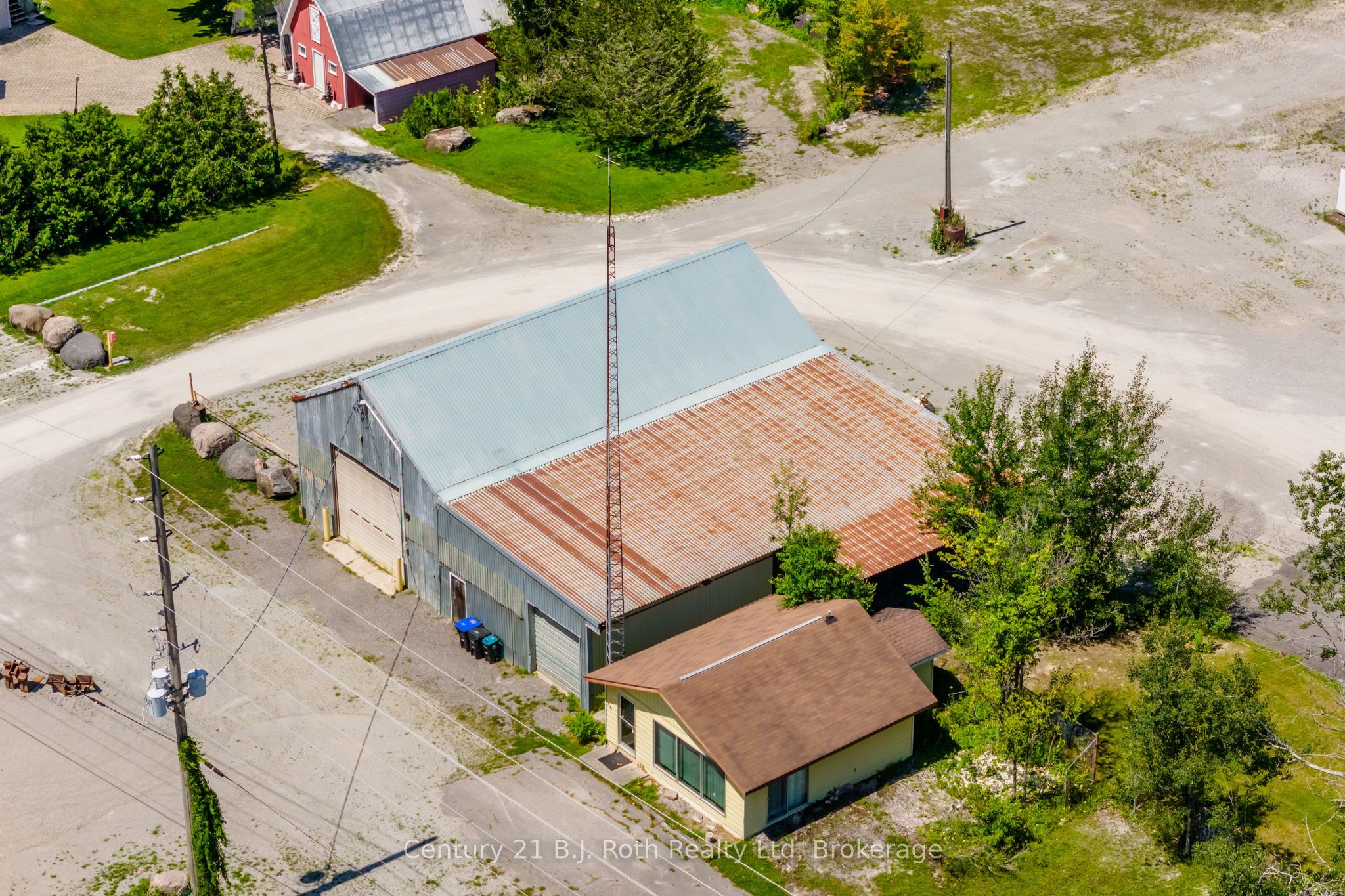 2565 Quarry Road Property Photo 3