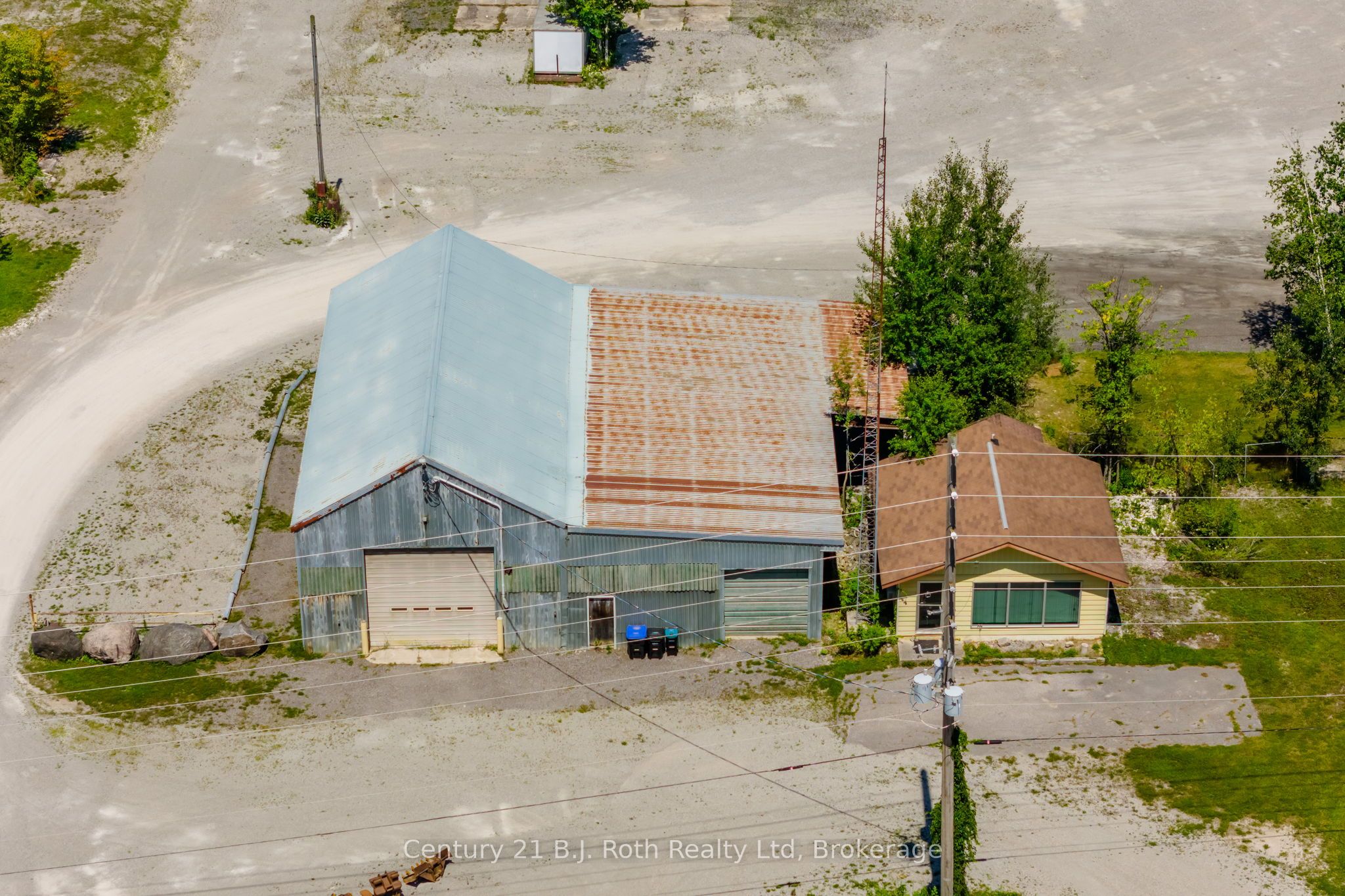 2565 Quarry Road Property Photo 4