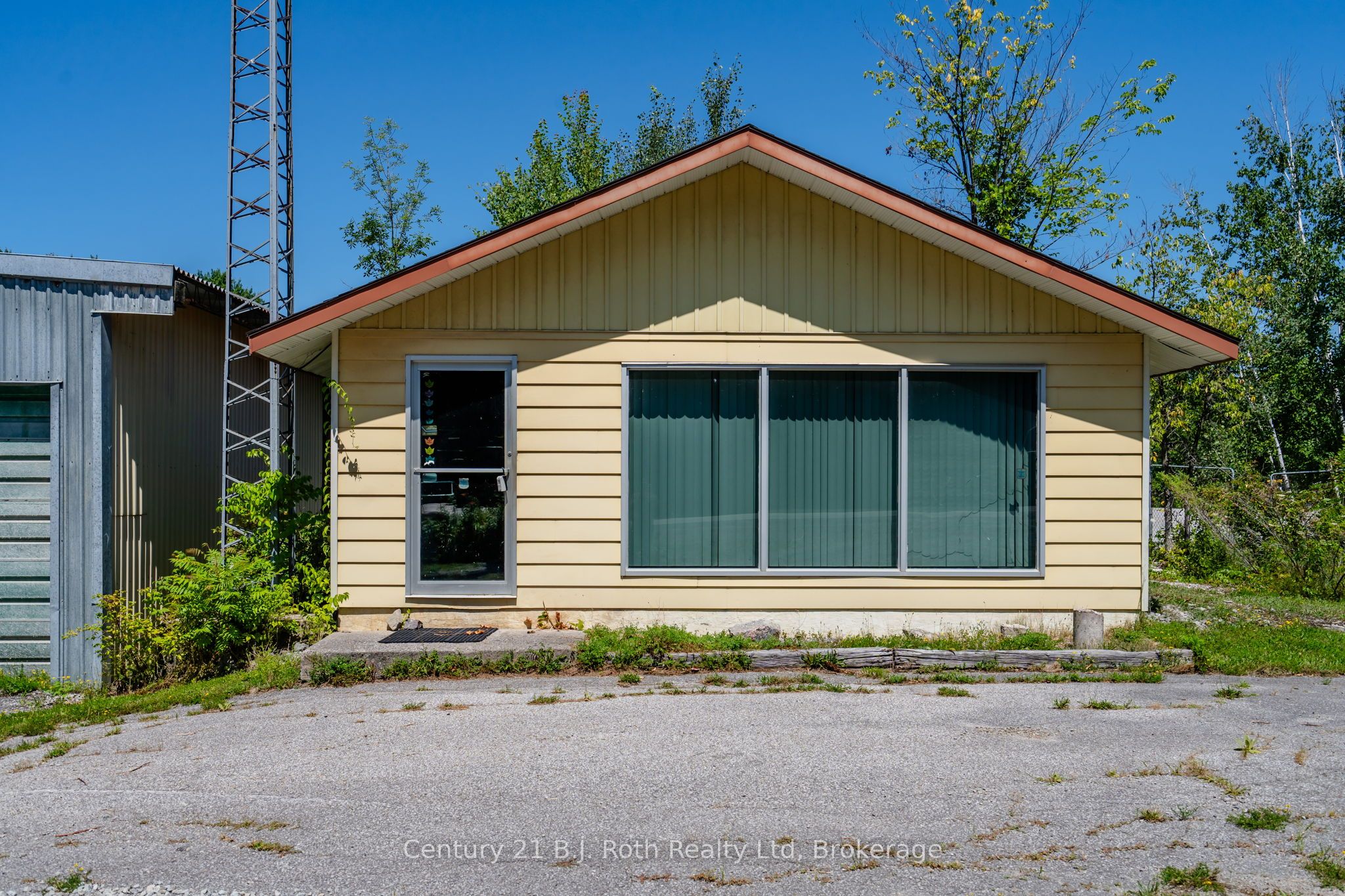 2565 Quarry Road Property Photo 5