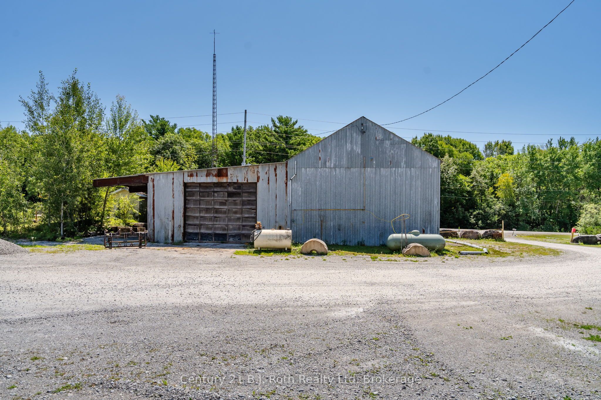 2565 Quarry Road Property Photo 8