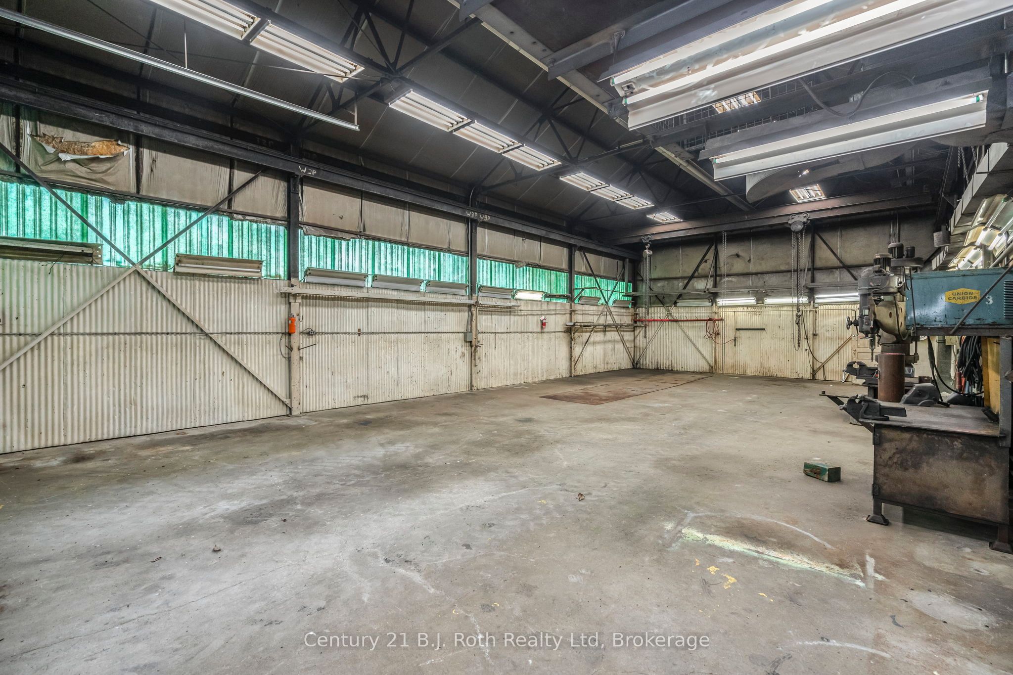 2565 Quarry Road Property Photo 13