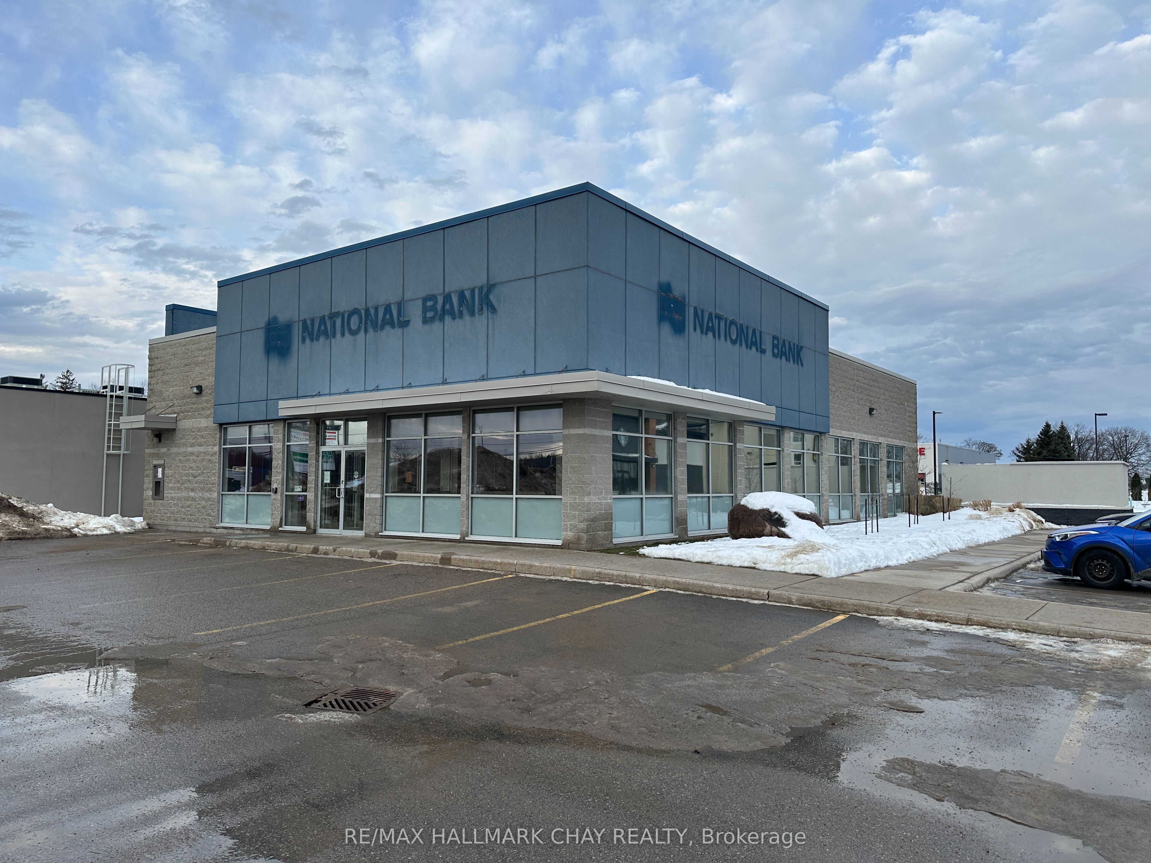 9281 93 Highway Property Photo 1