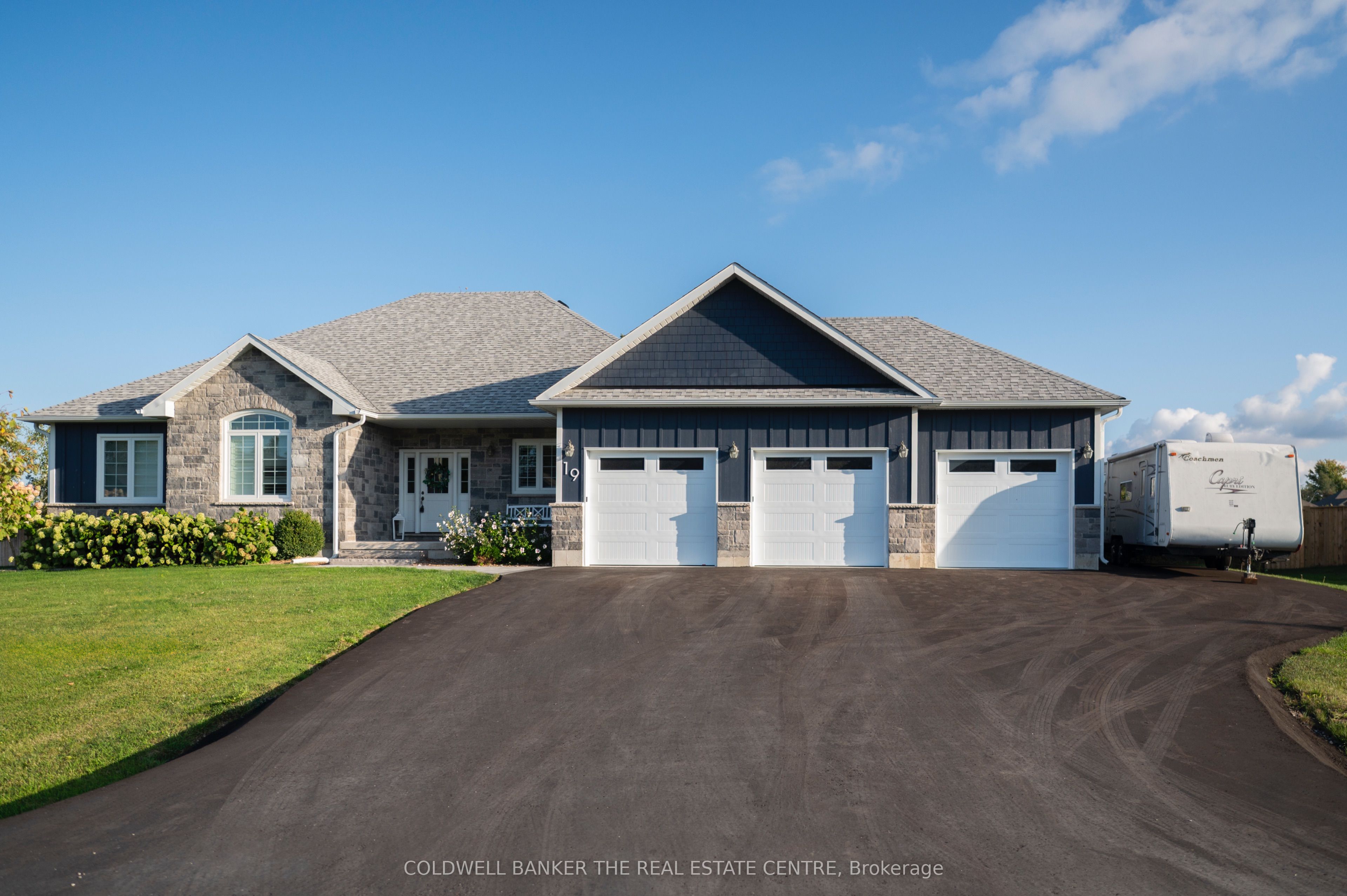 19 Cheslock Crescent Property Photo 1
