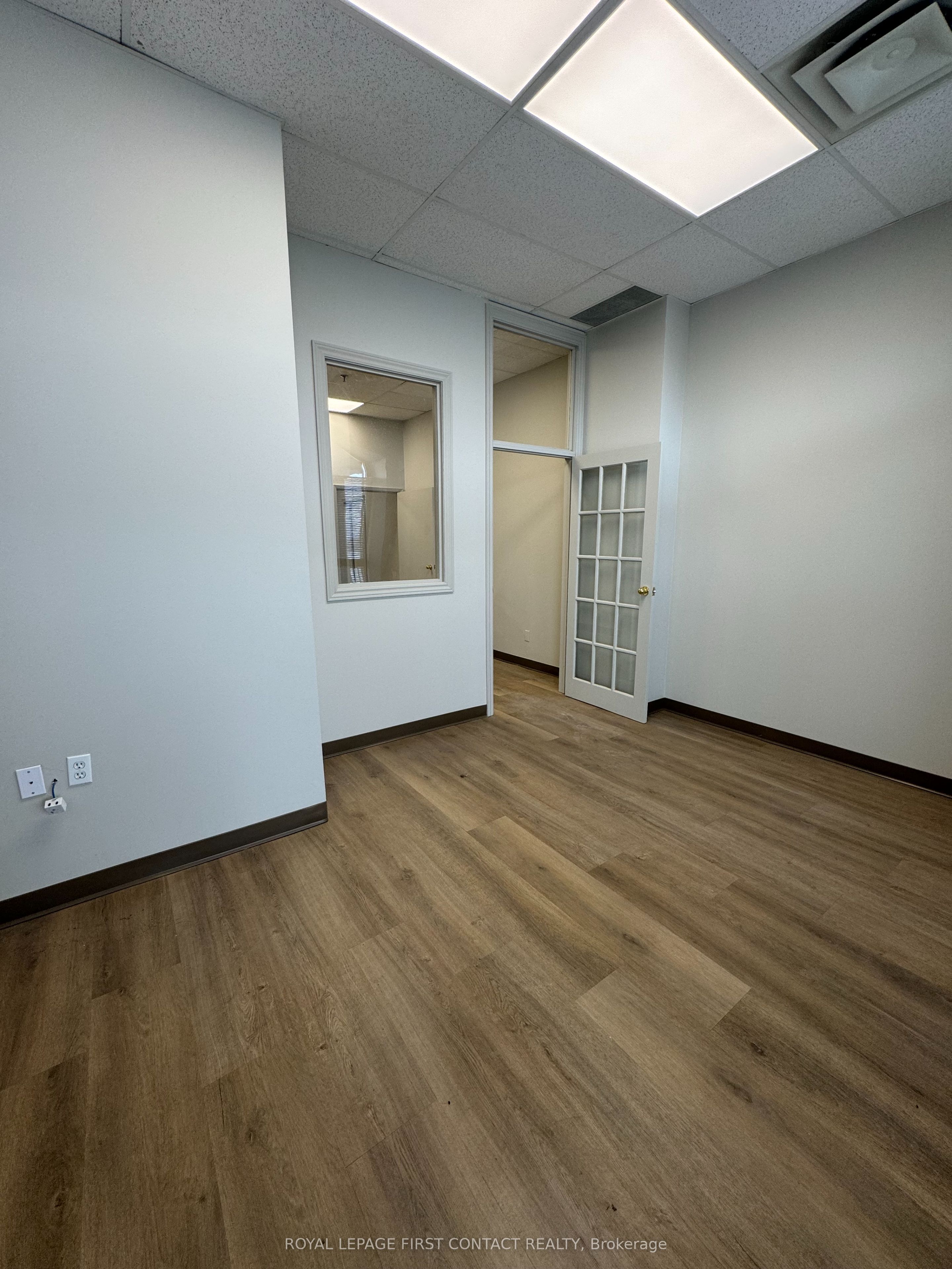 140 Dunlop Street E 202 Property Photo 6