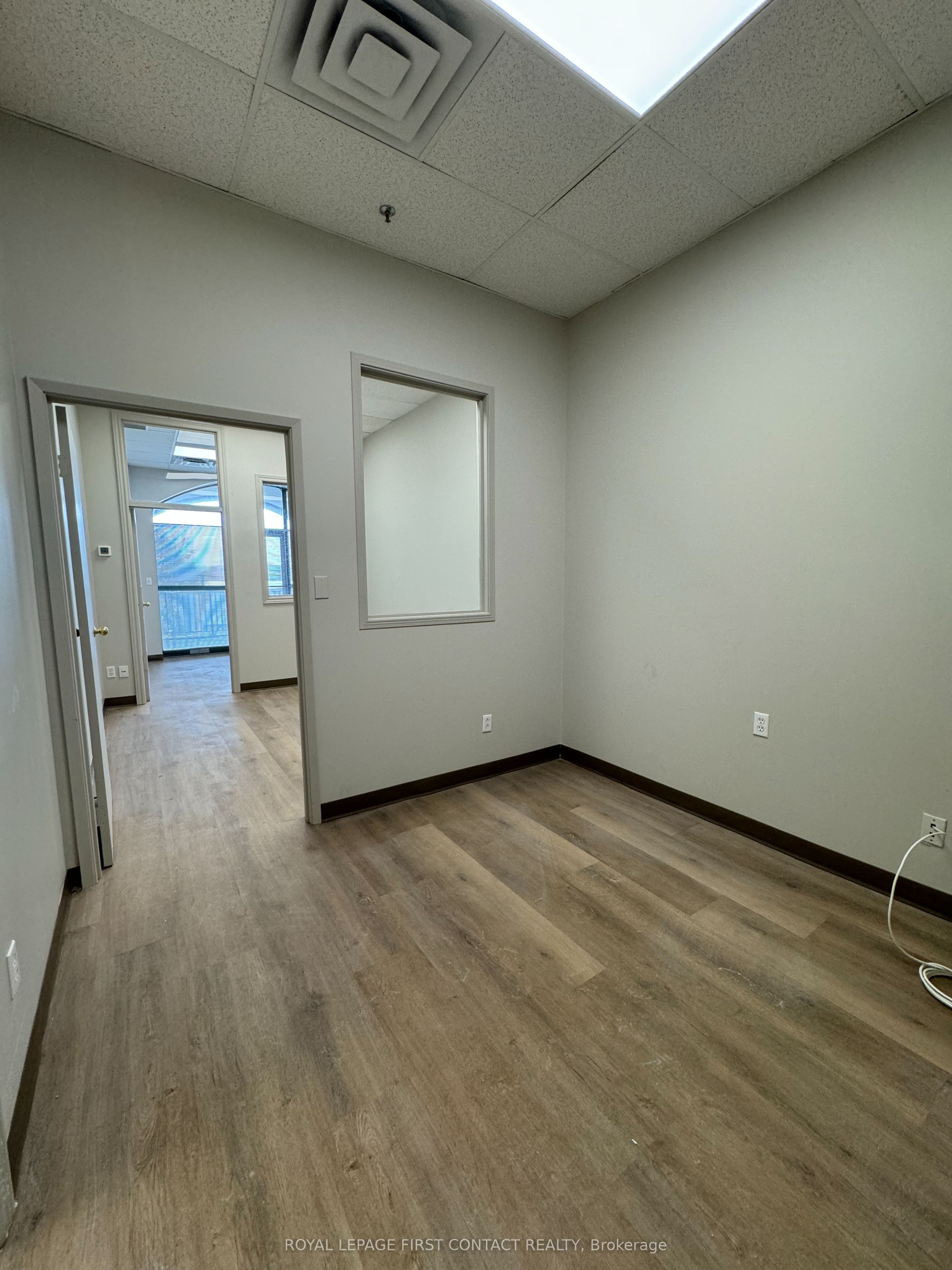 140 Dunlop Street E 202 Property Photo 11