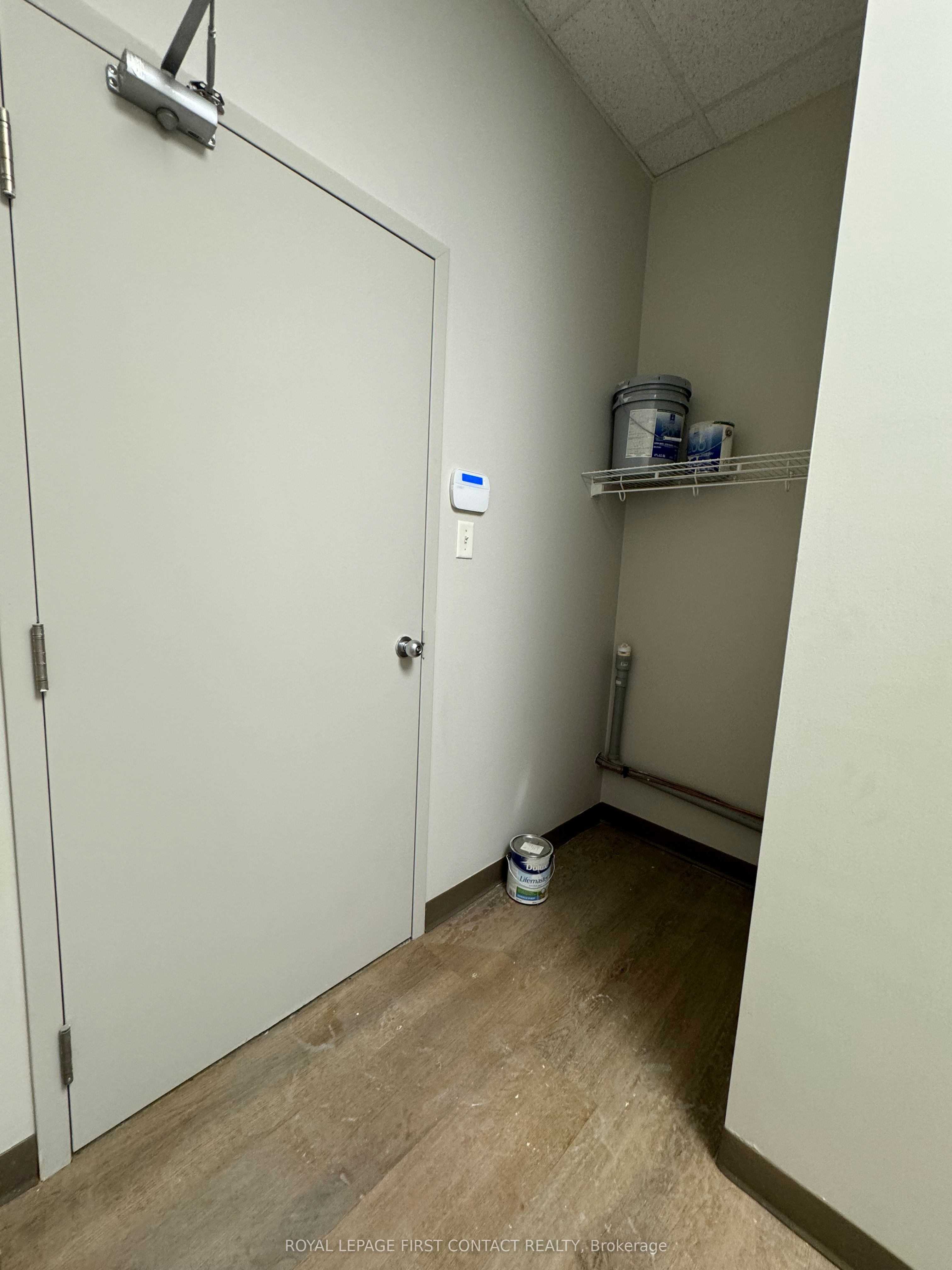 140 Dunlop Street E 202 Property Photo 14