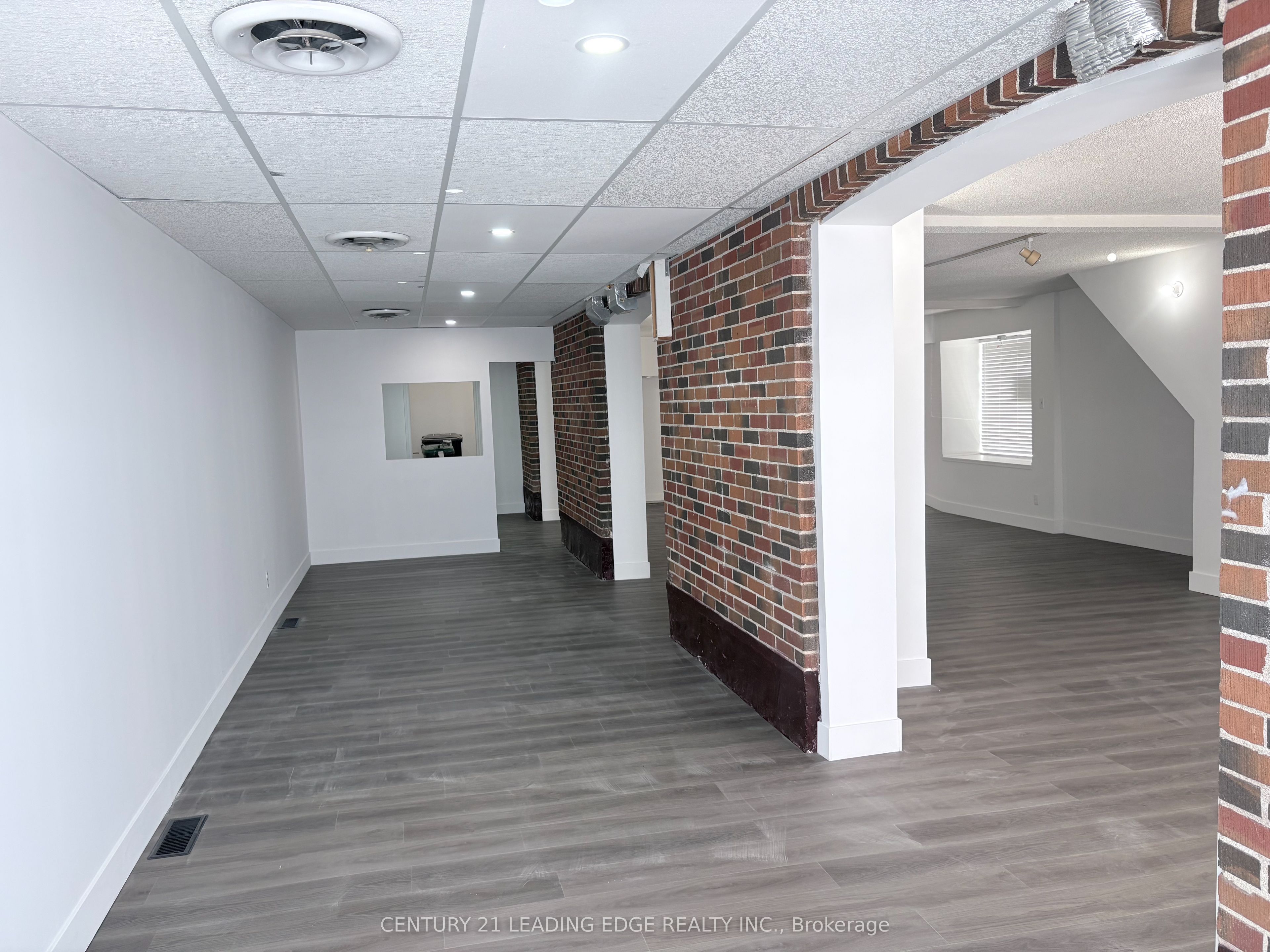 10 Ross Street Property Photo 8