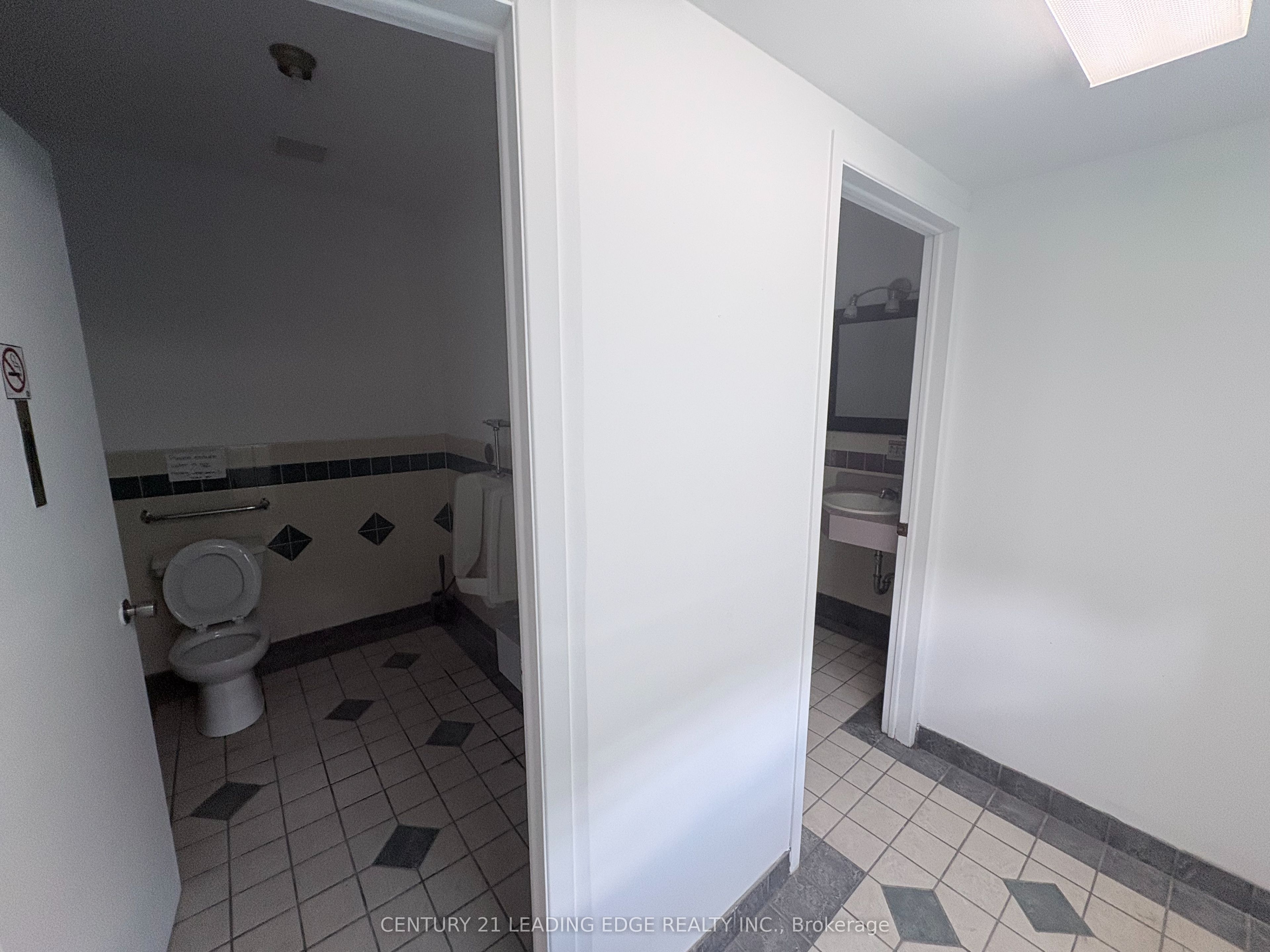 10 Ross Street Property Photo 12