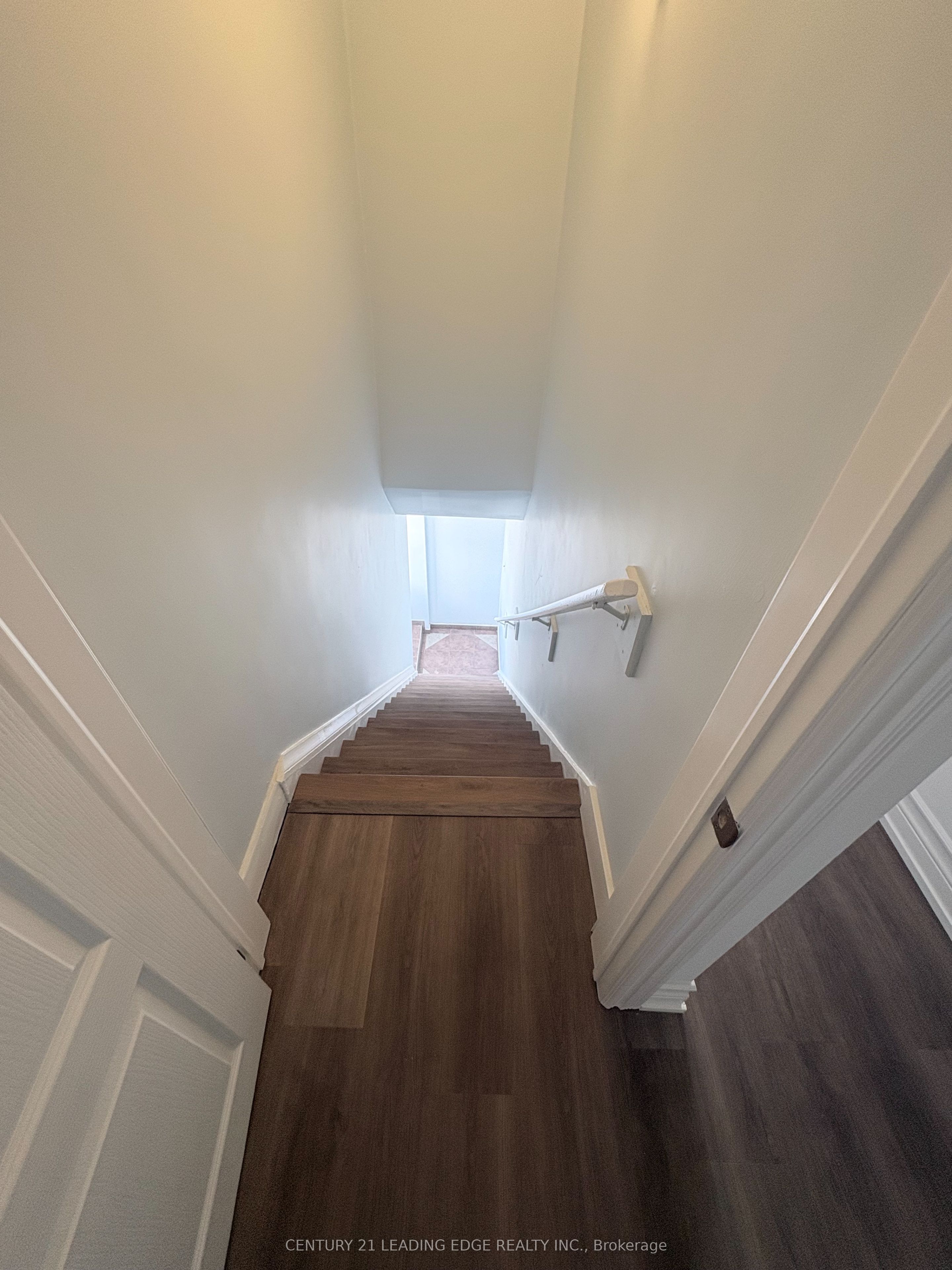 10 Ross Street Property Photo 15