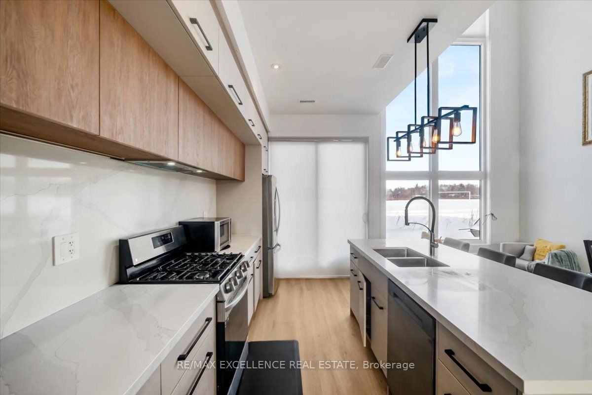 3717 Quayside Drive Property Photo 12