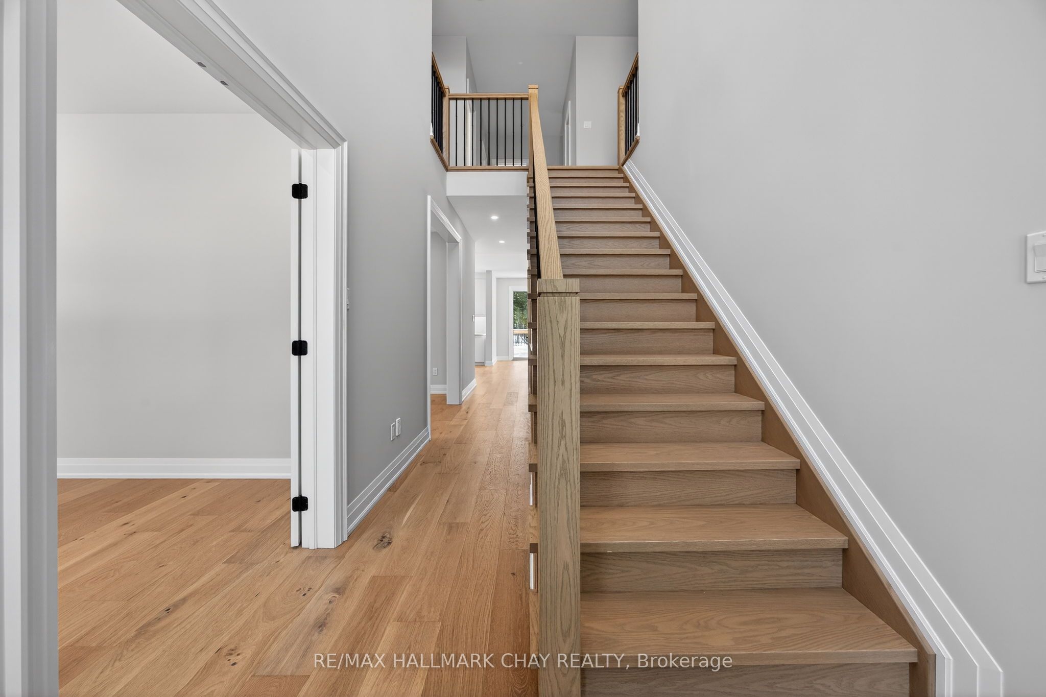 86 37th Street N Property Photo 3