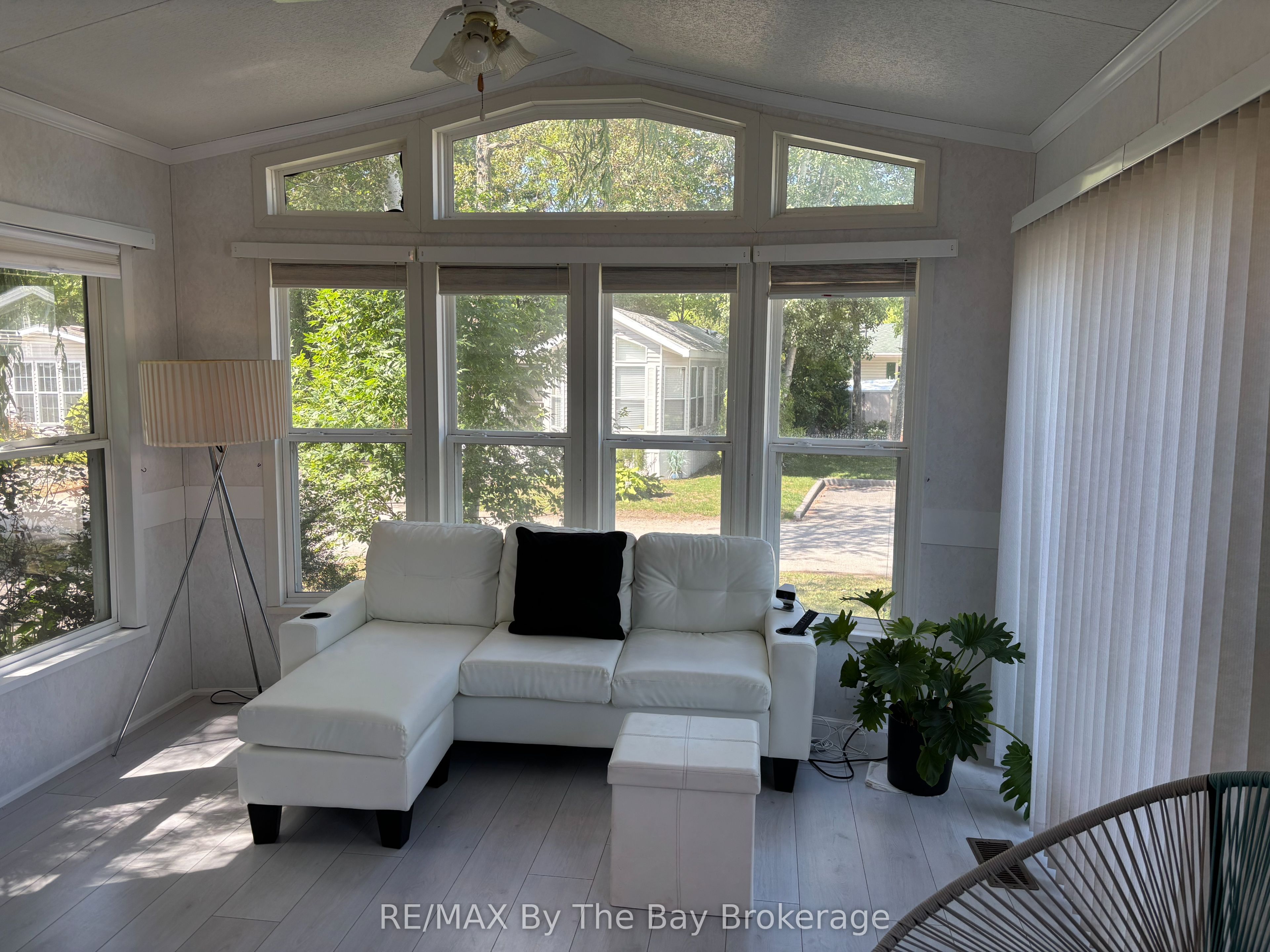 15 Huron Circle Property Photo 9