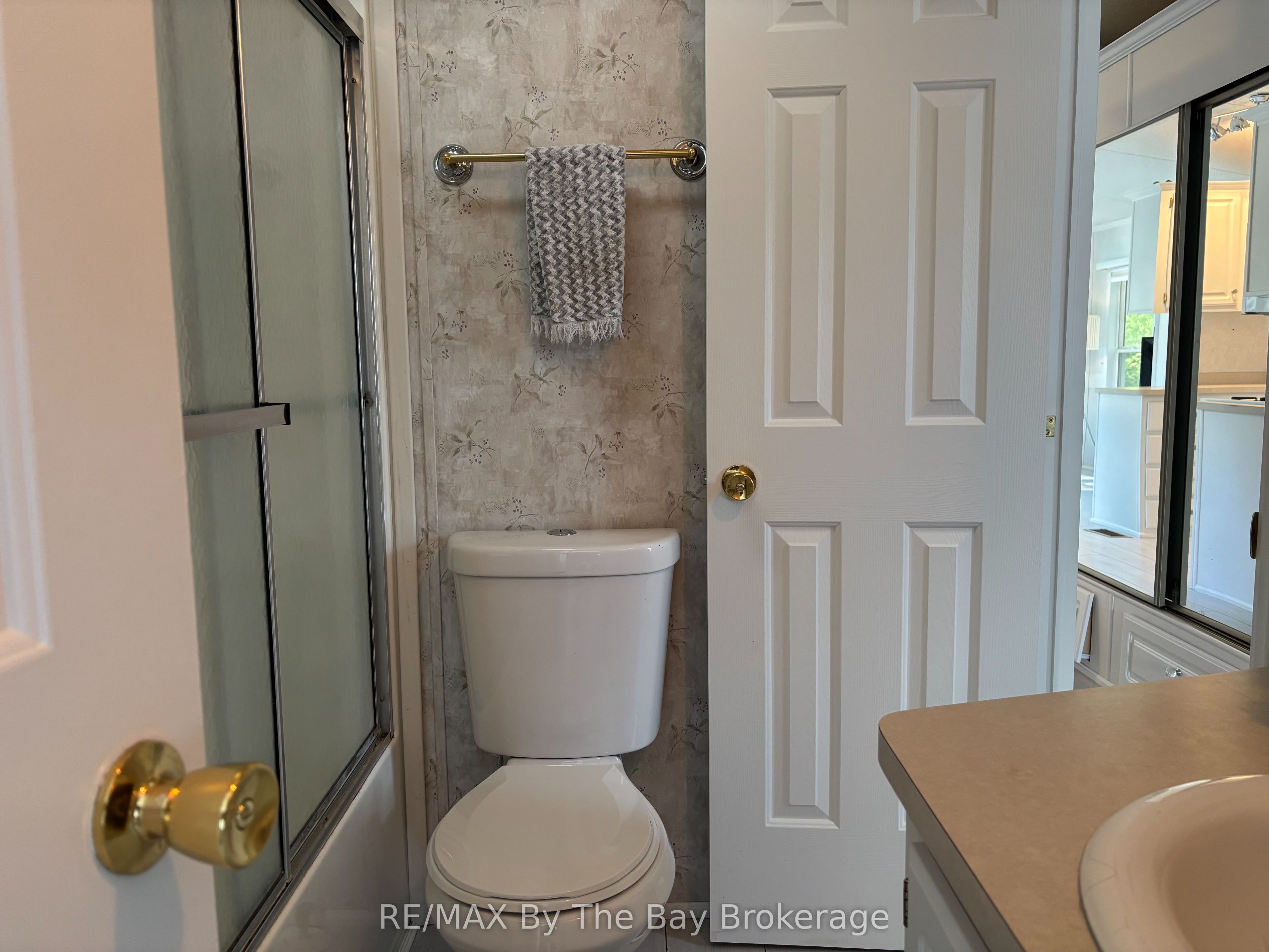 15 Huron Circle Property Photo 17