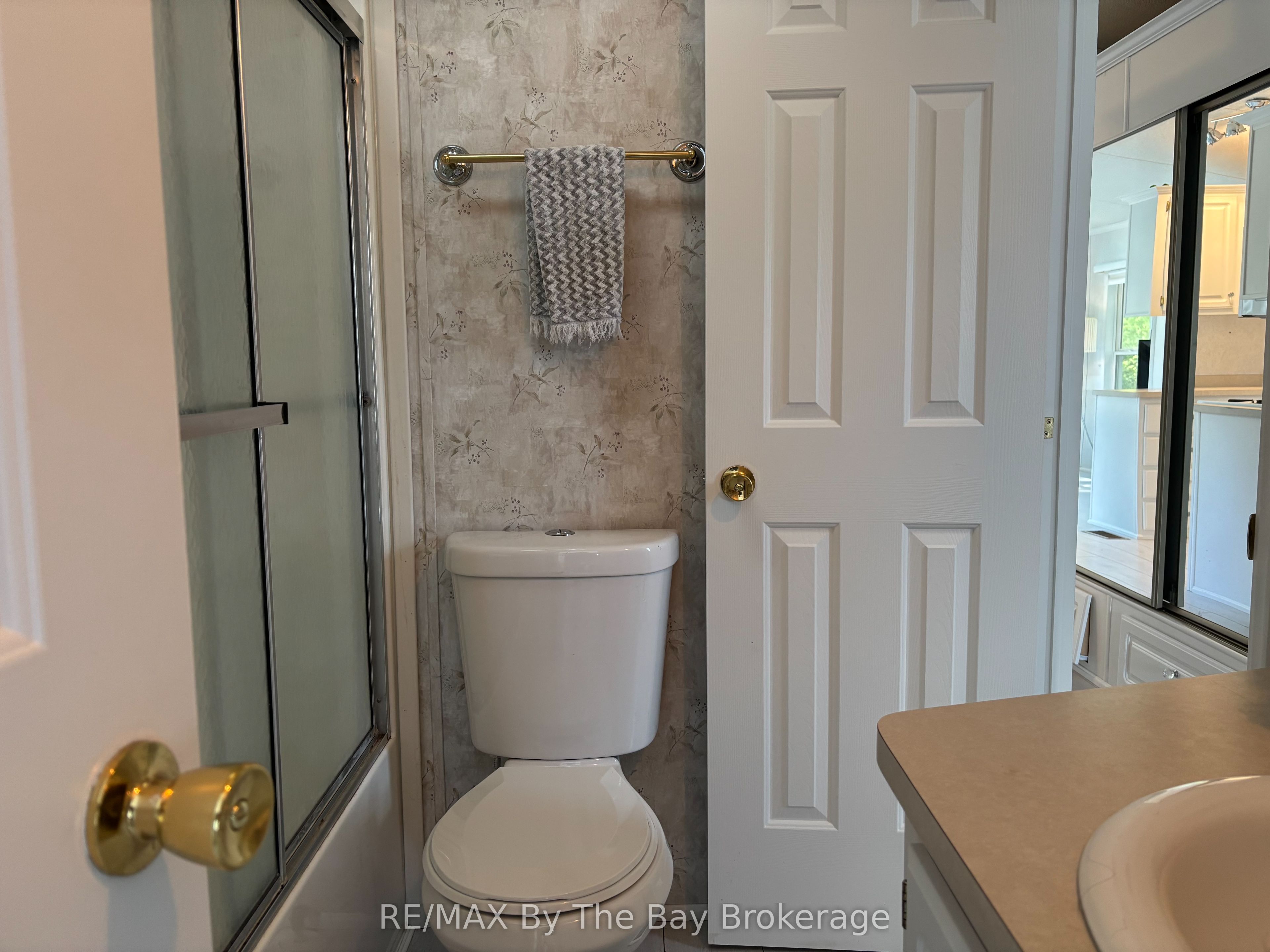 15 Huron Circle Property Photo 18