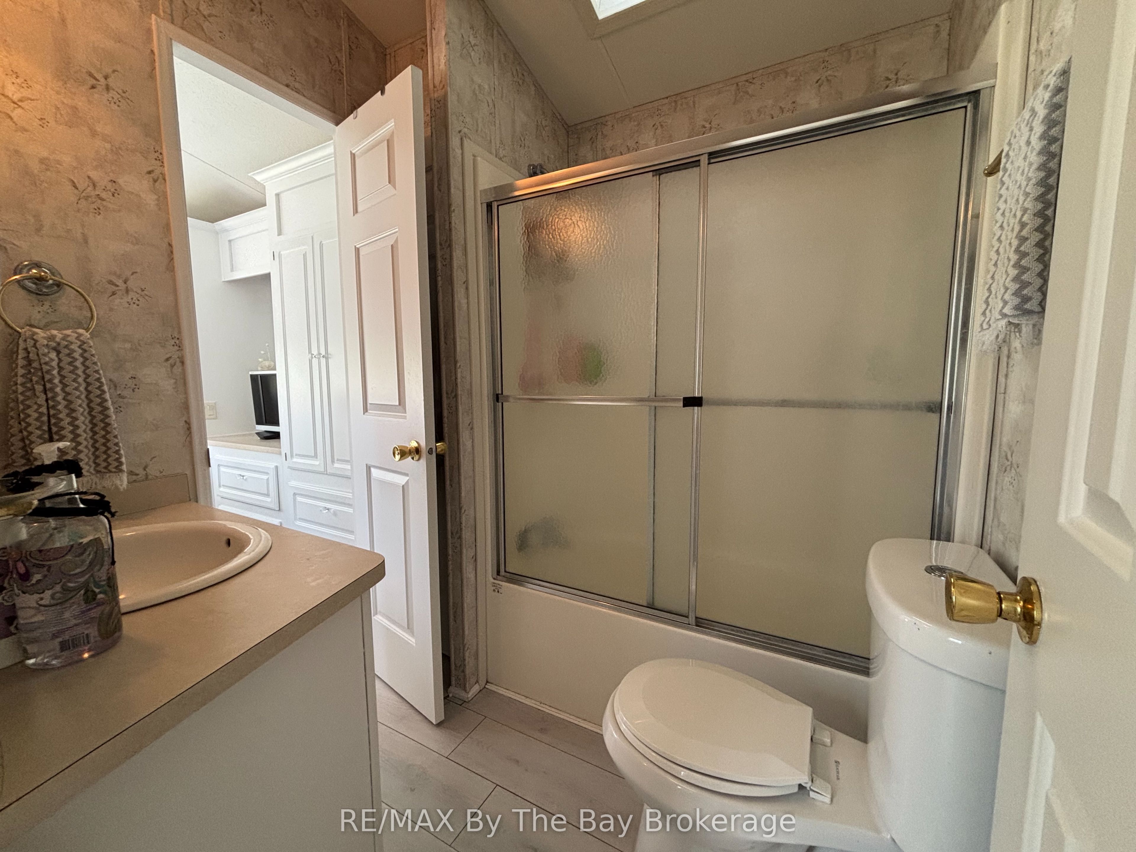 15 Huron Circle Property Photo 19