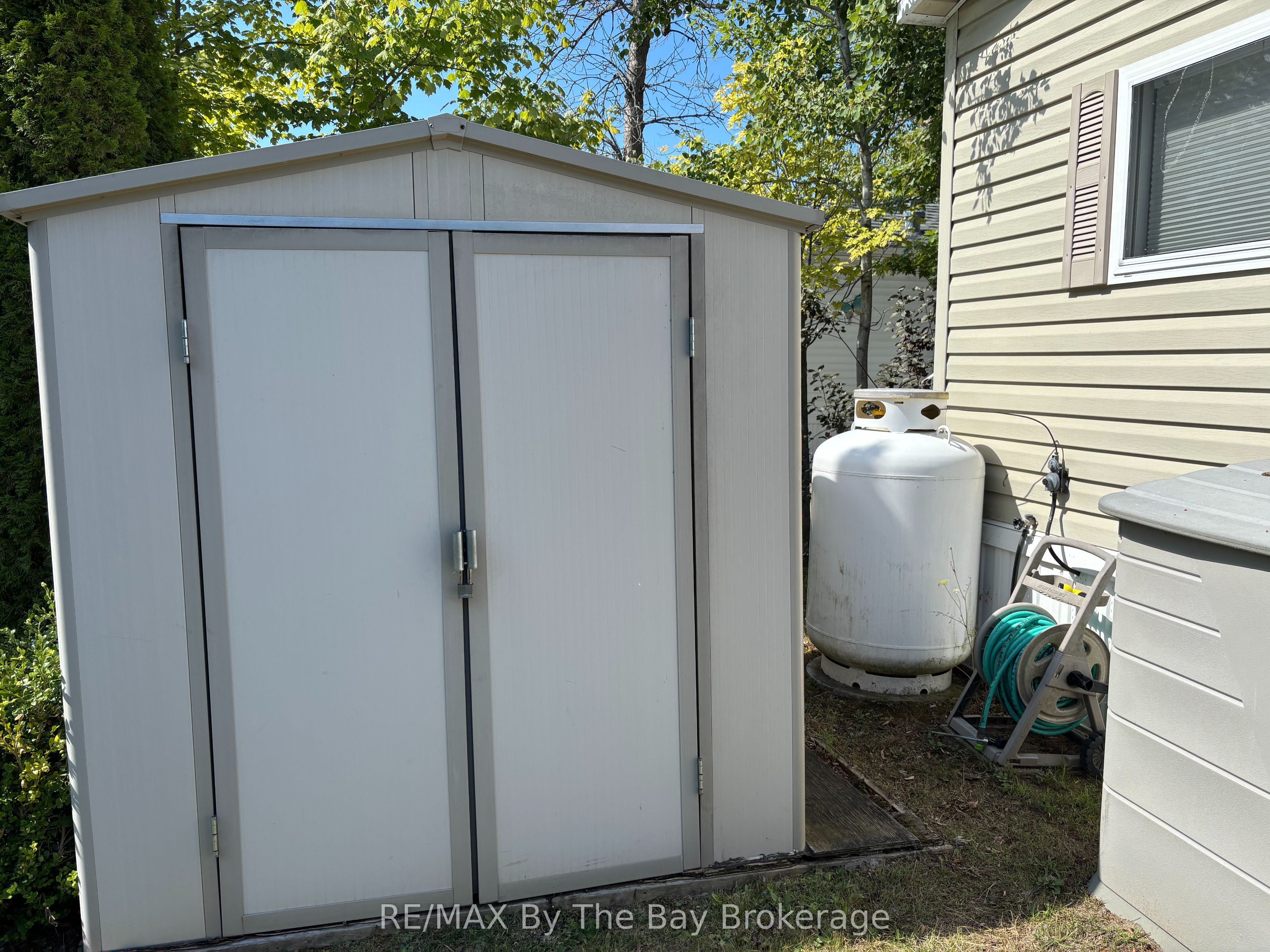 15 Huron Circle Property Photo 20