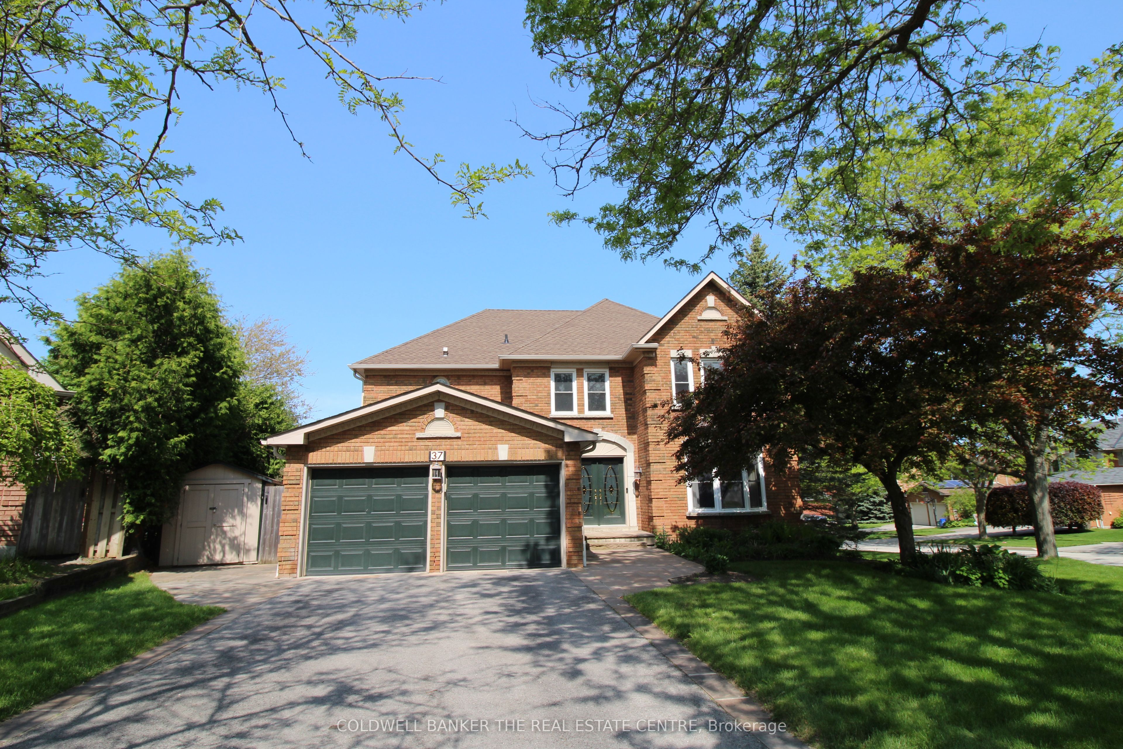 37 Falling Brook Drive Property Photo 1
