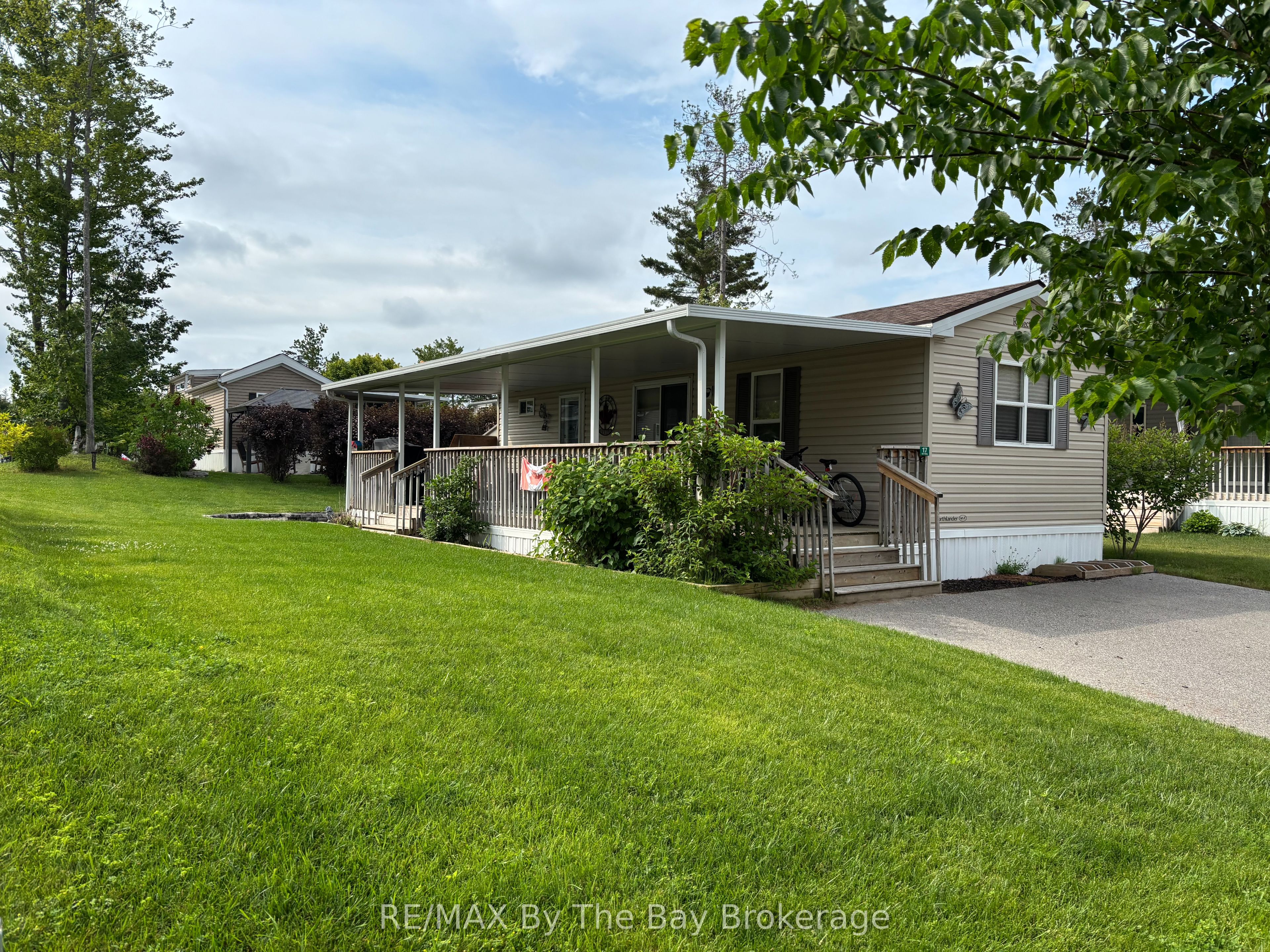 17 CHIPPEWA Trail Property Photo 1