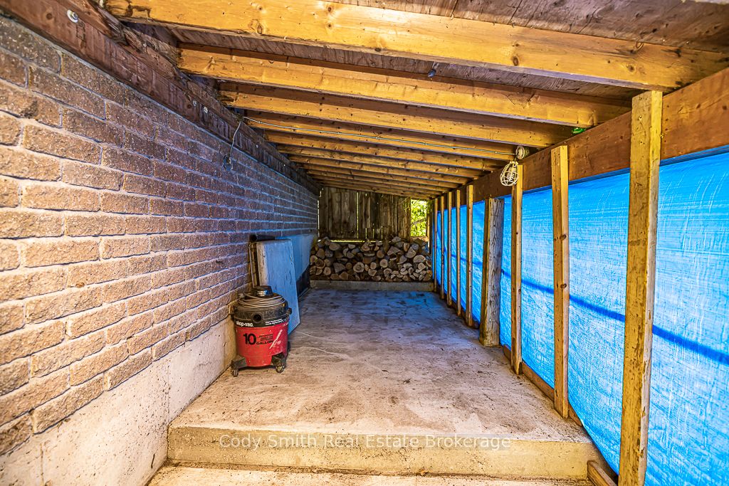 2059 Upper Big Chute Road Property Photo 7