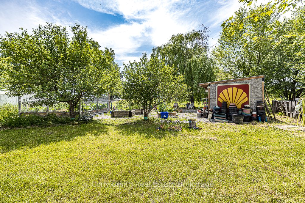 2059 Upper Big Chute Road Property Photo 9