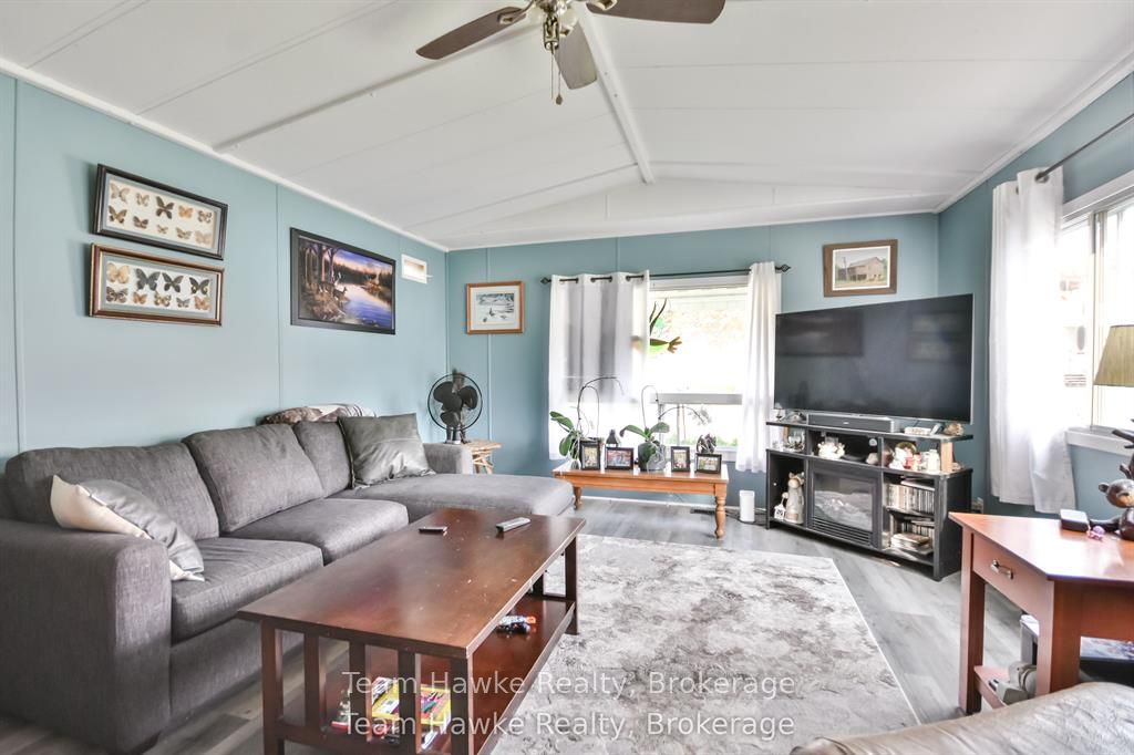 48 Northland Drive Property Photo 6