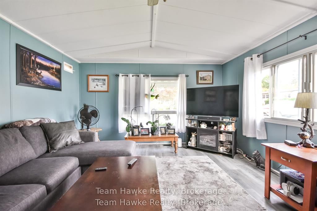 48 Northland Drive Property Photo 7