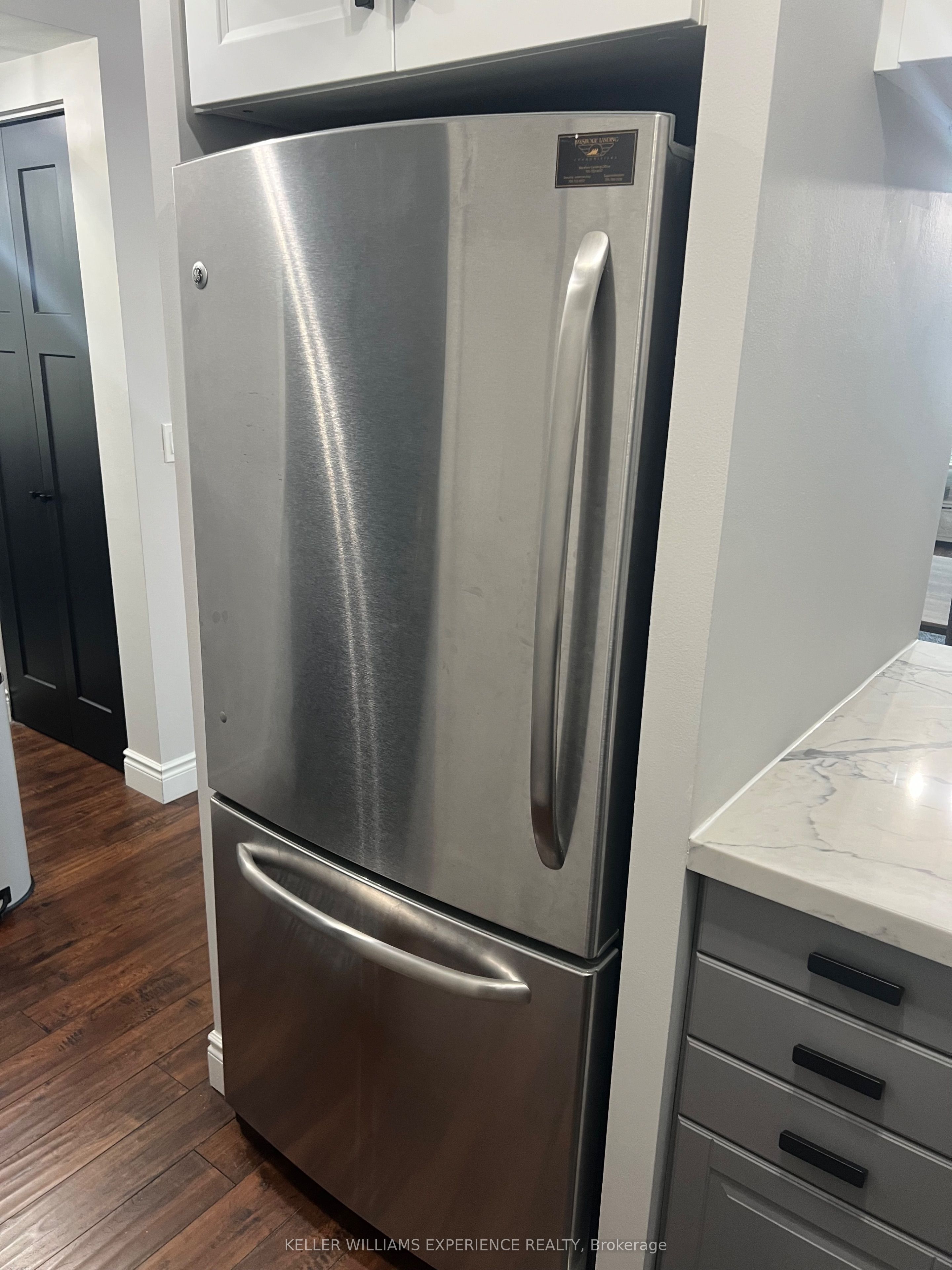 140 Dunlop Street E 401 Property Photo 18