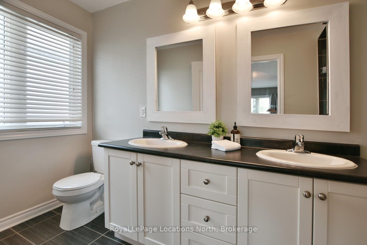20 Leeward Circle Property Photo 22