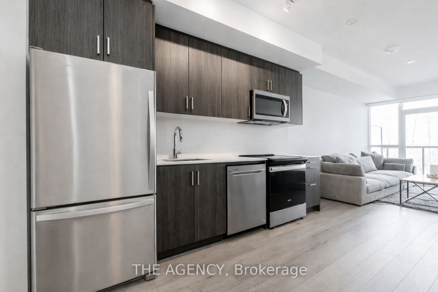 681 Yonge Street 327 Property Photo 8