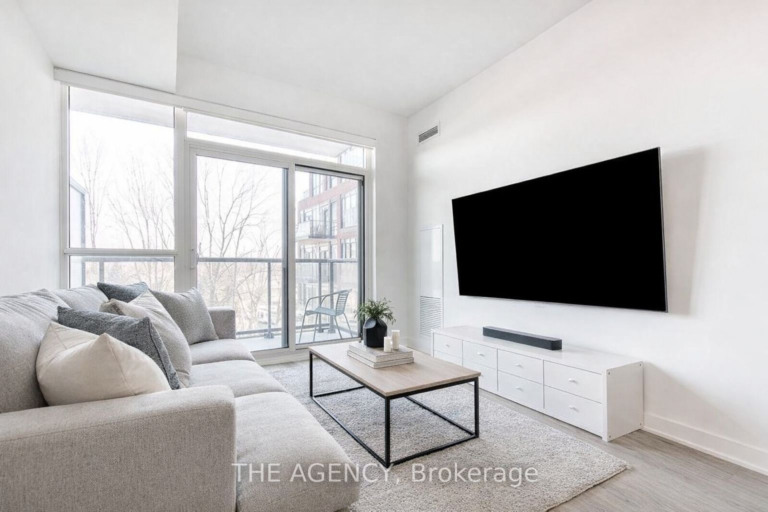 681 Yonge Street 327 Property Photo 11