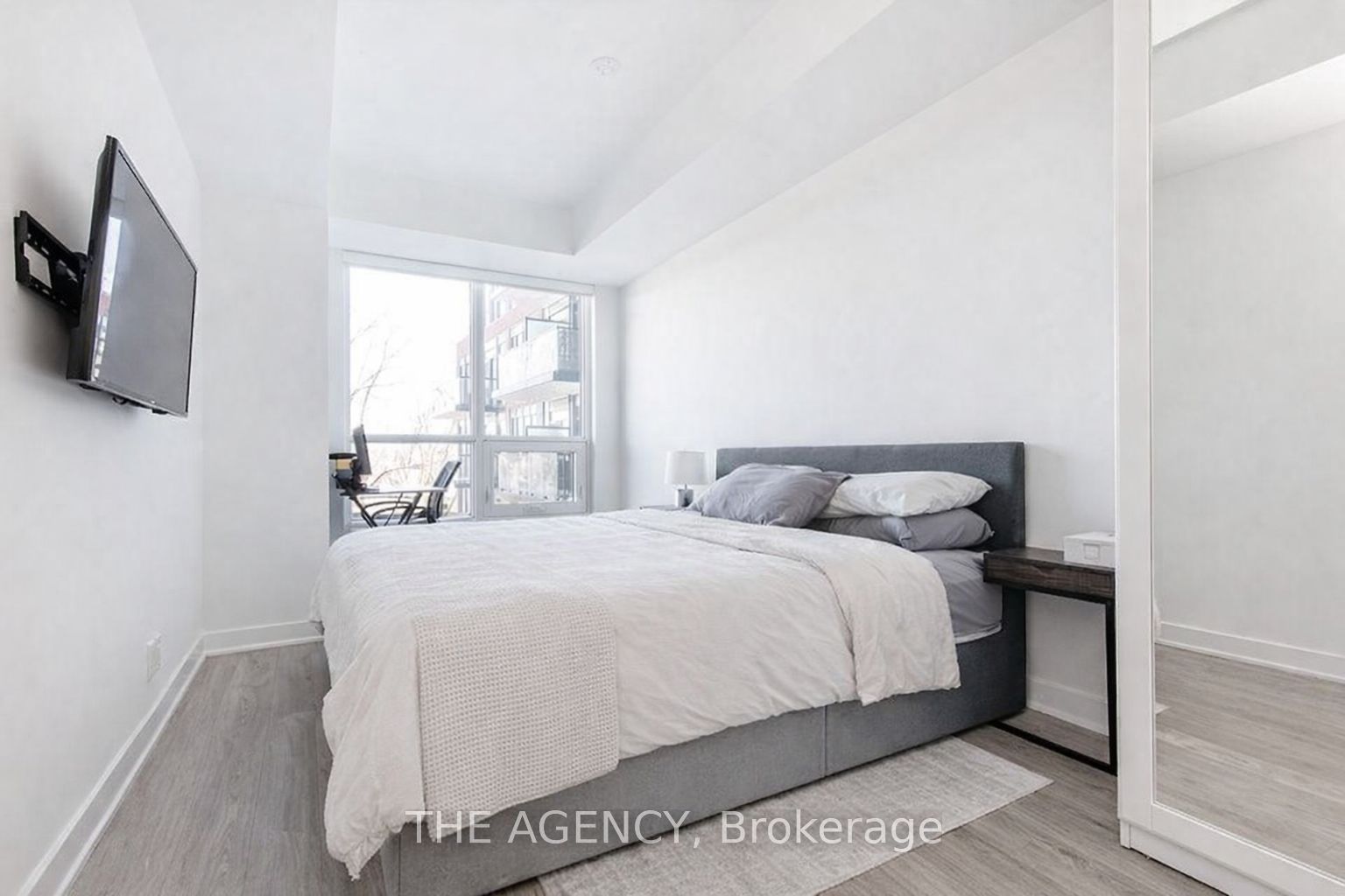 681 Yonge Street 327 Property Photo 16